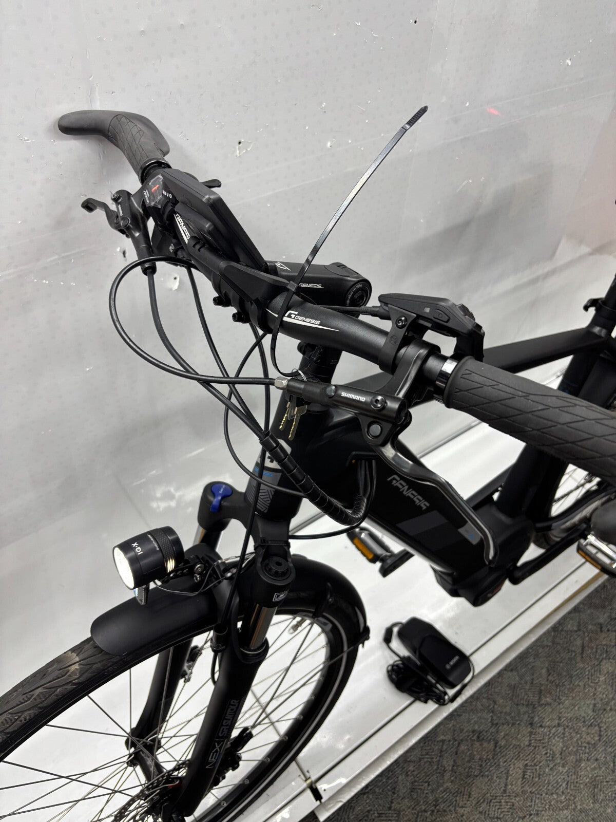 Genesis E-Series Touring, keine 200 KM gefahren!