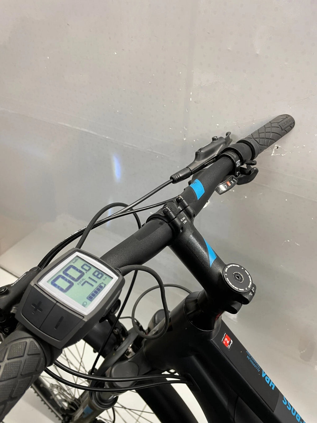 CUBE Cross Hybrid One 500, keine 750 Km gefahren!