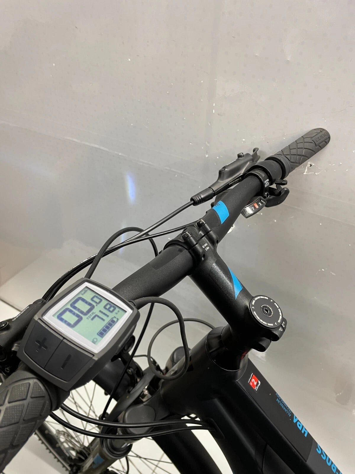 CUBE Cross Hybrid One 500, keine 750 Km gefahren!