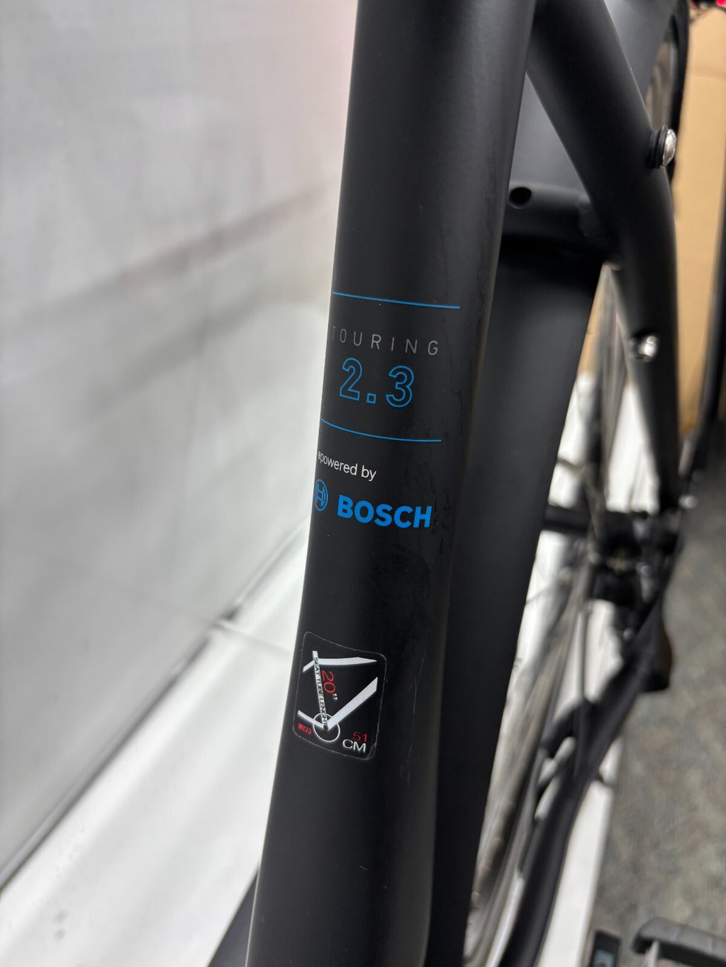 Genesis E-Series Touring, keine 200 KM gefahren!