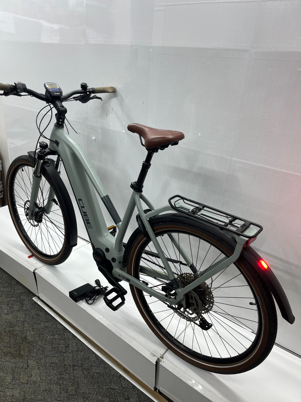 Cube Touring Hybrid Pro 625