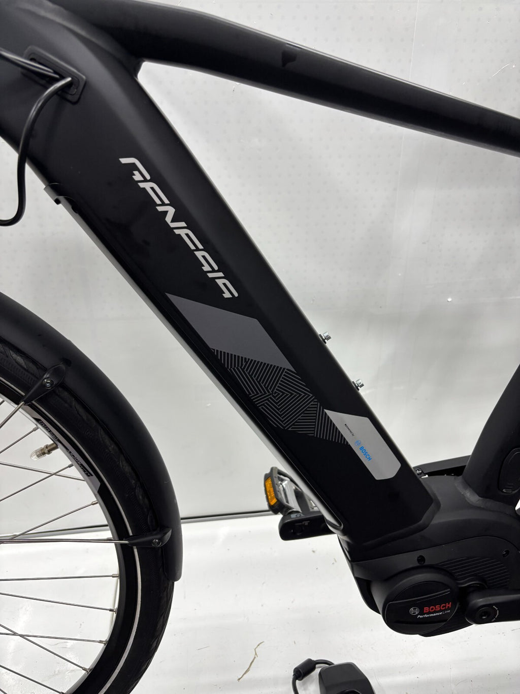 Genesis E-Series Touring, keine 200 KM gefahren!