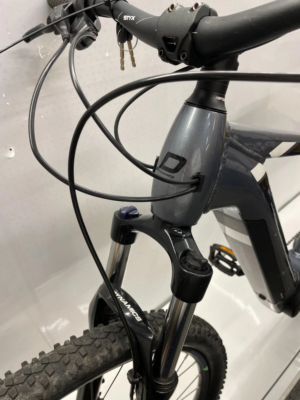 Dynamics E-Lightening 6