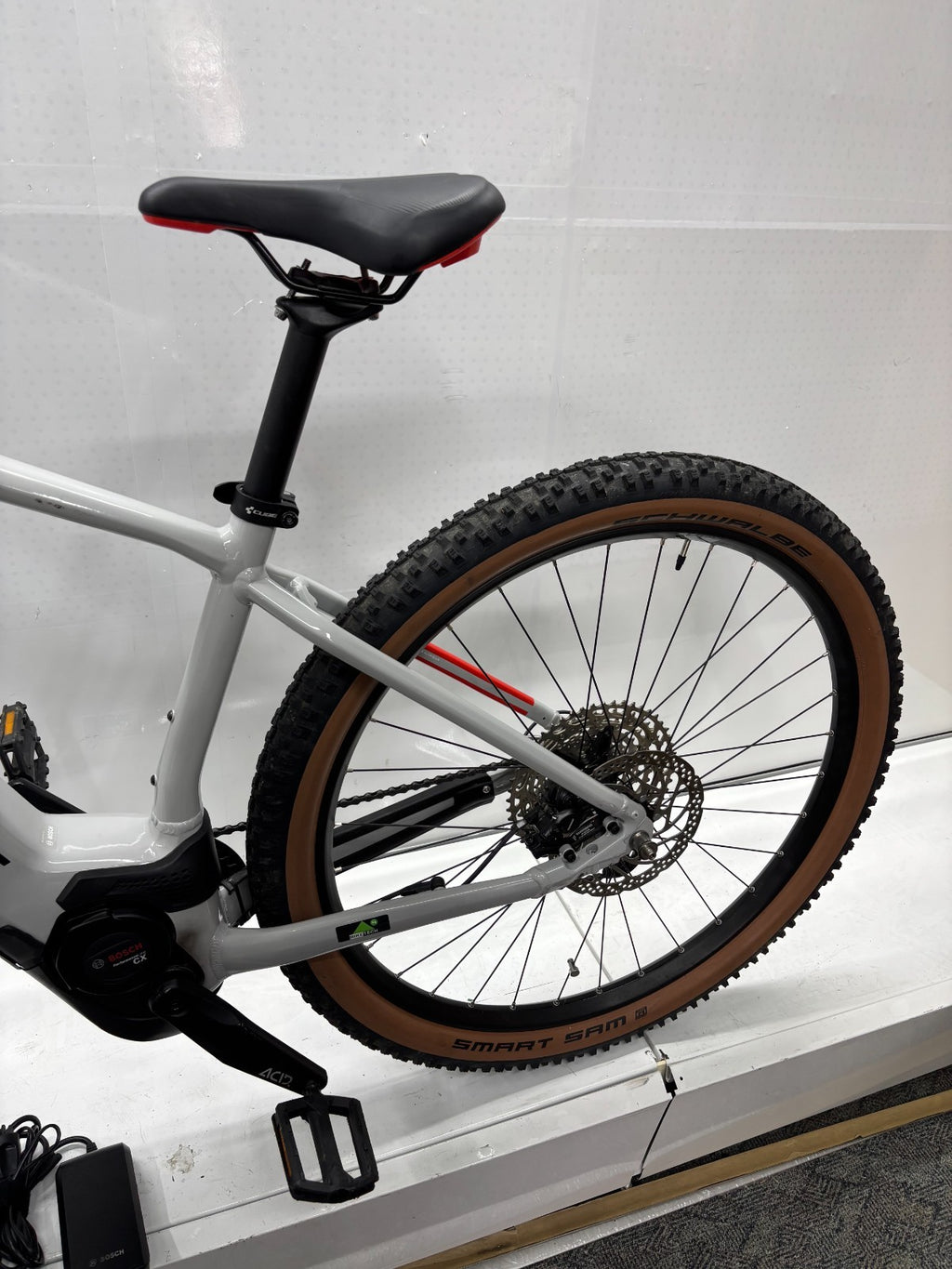 Cube Reaction Hybrid Pro E-Bike - Rahmengröße L, keine 450 Km