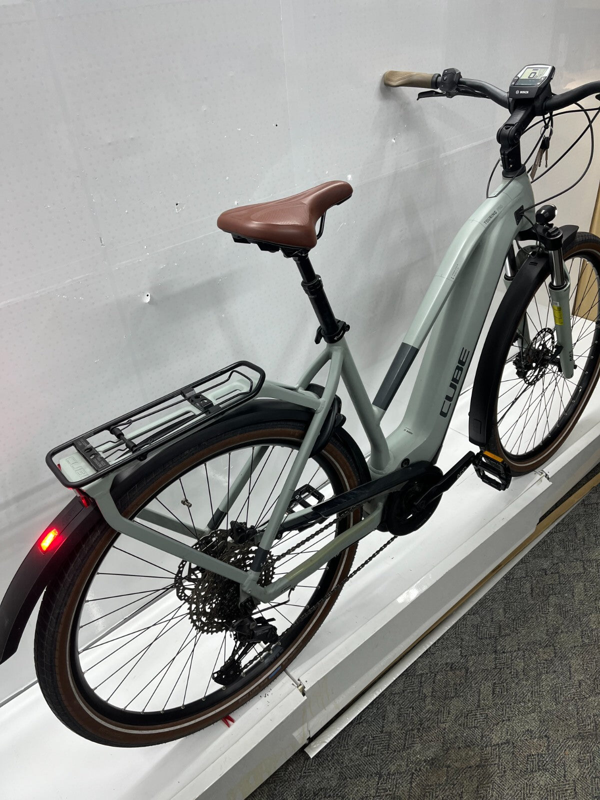 Cube Touring Hybrid Pro 625