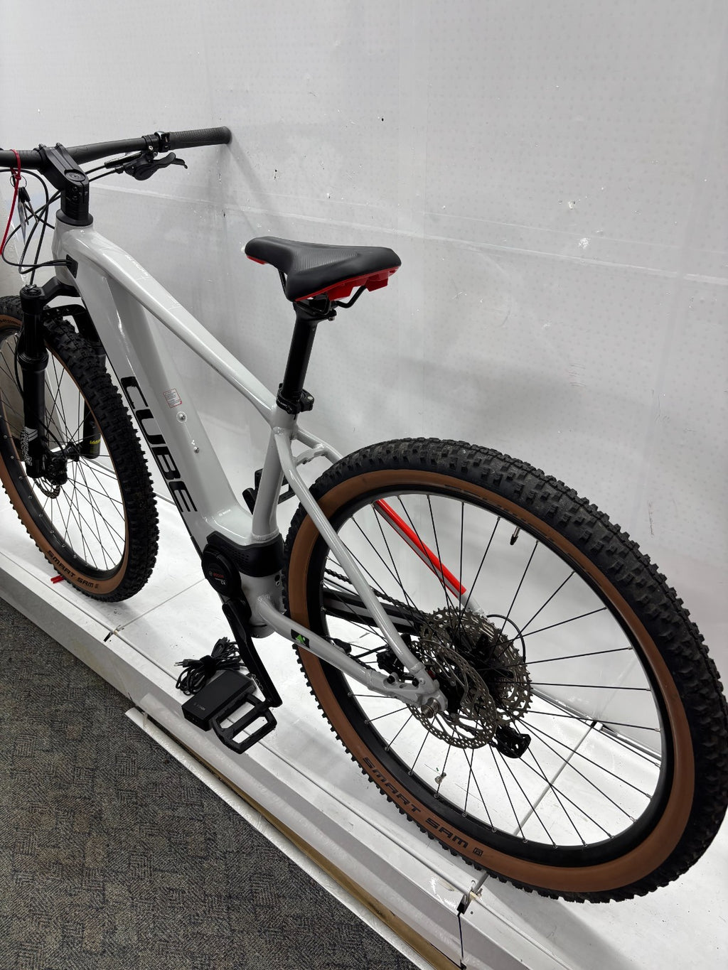 Cube Reaction Hybrid Pro E-Bike - Rahmengröße L, keine 450 Km
