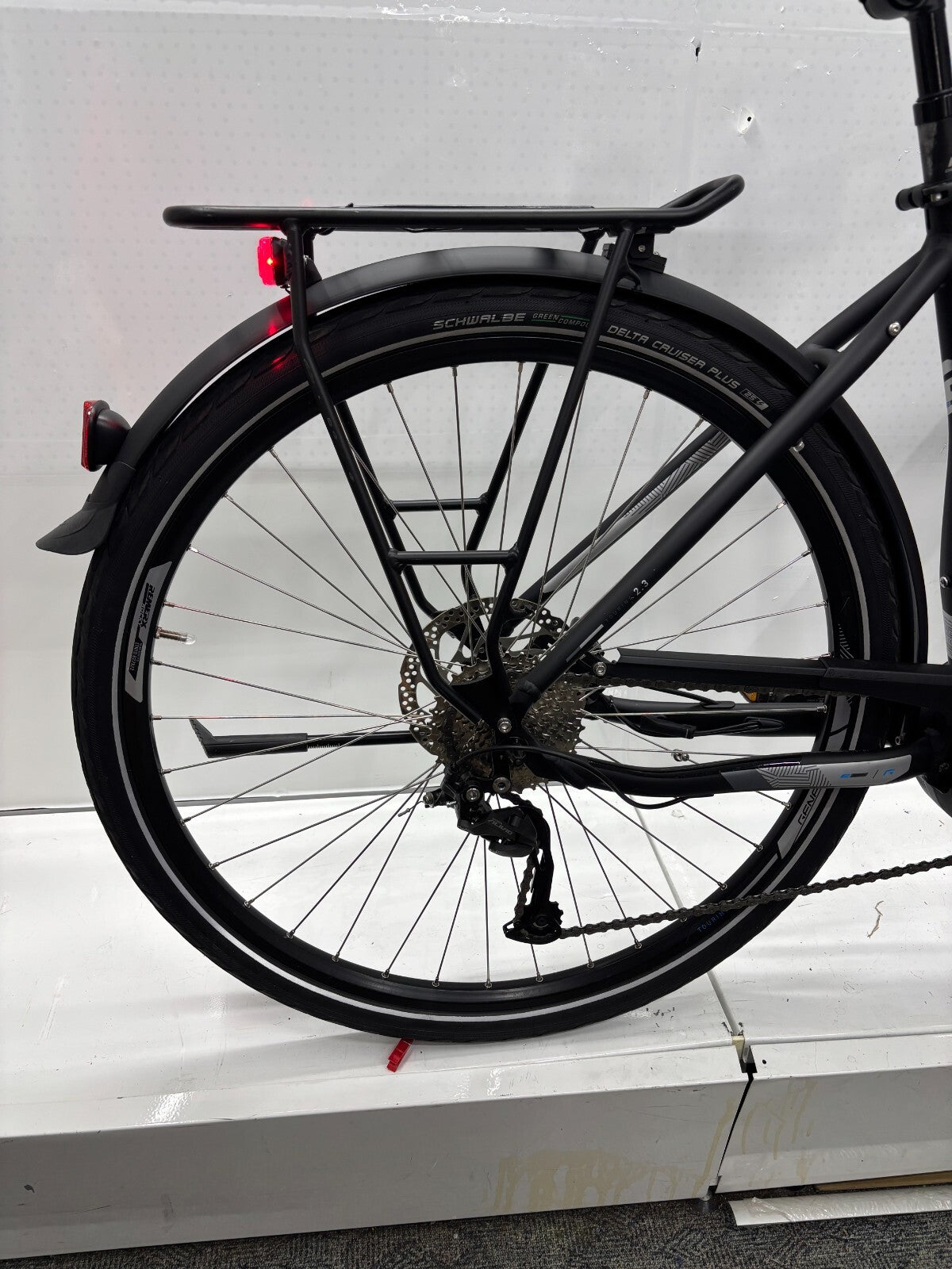 Genesis E-Series Touring, keine 200 KM gefahren!
