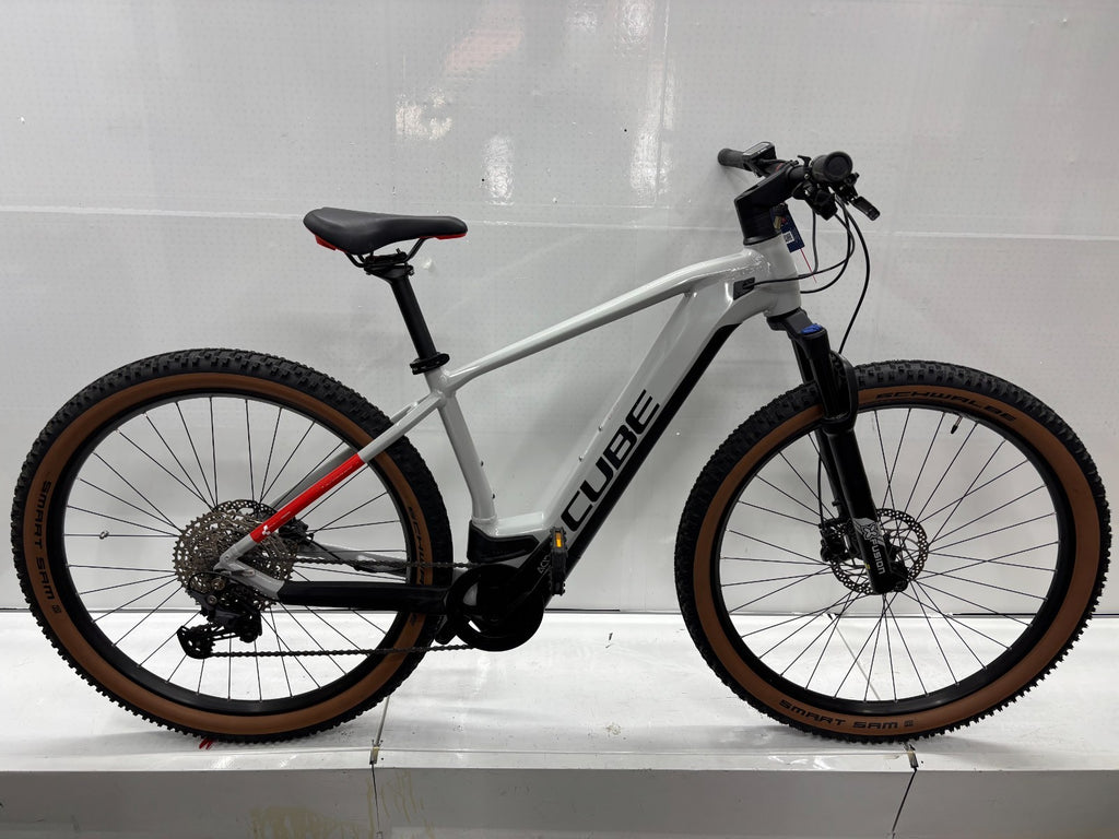 Cube Reaction Hybrid Pro E-Bike - Rahmengröße L, keine 450 Km