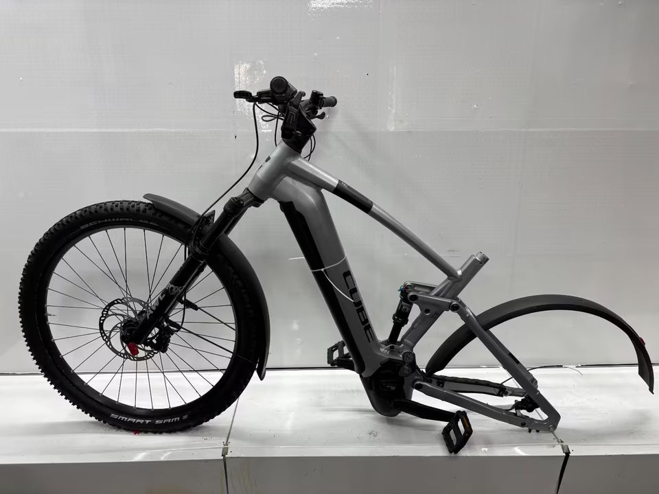 Cube Stereo Hybrid 120 Race - Rahmengröße XL - Bastlerrad zum Wiederaufbau