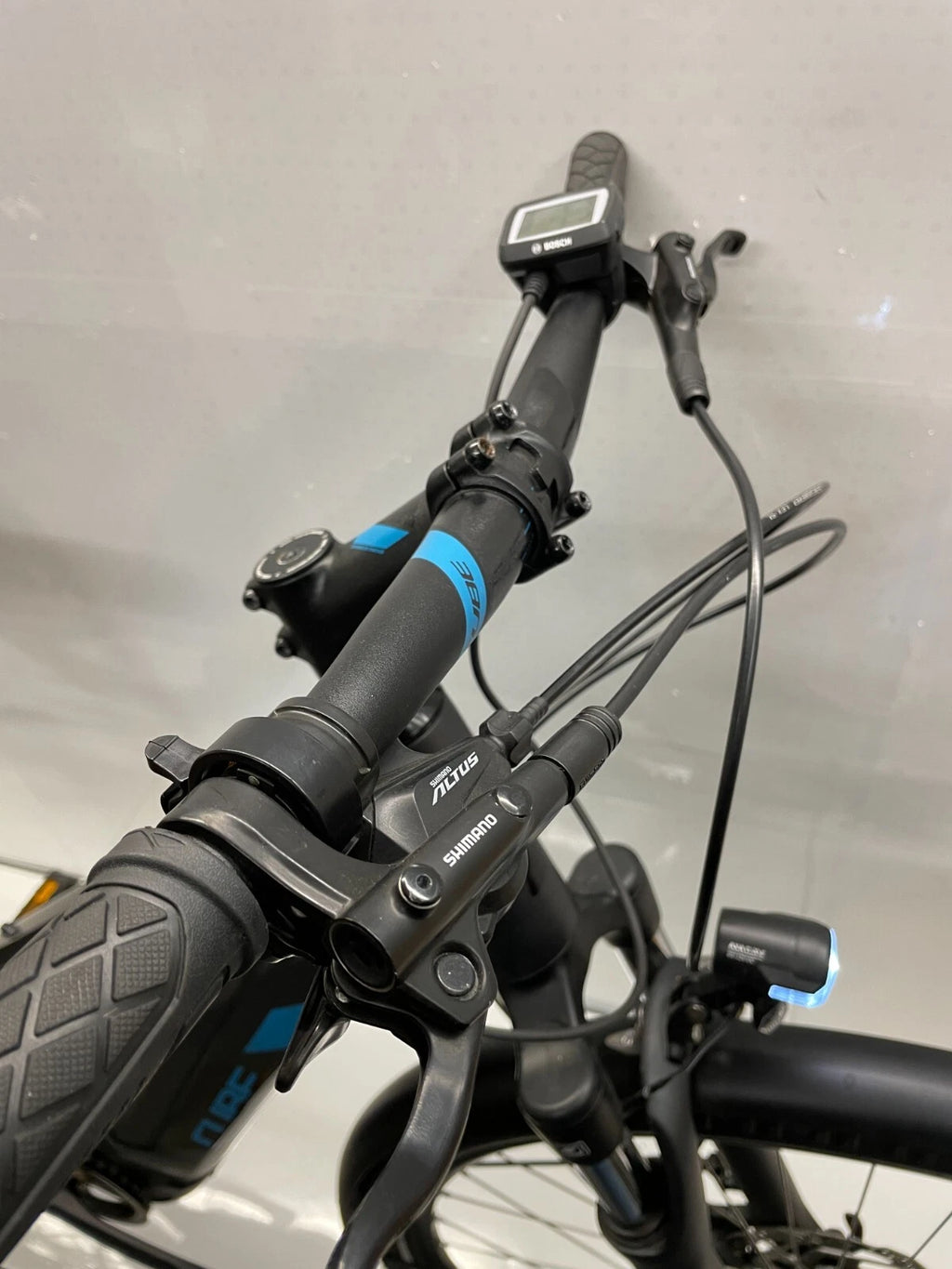 CUBE Cross Hybrid One 500, keine 750 Km gefahren!