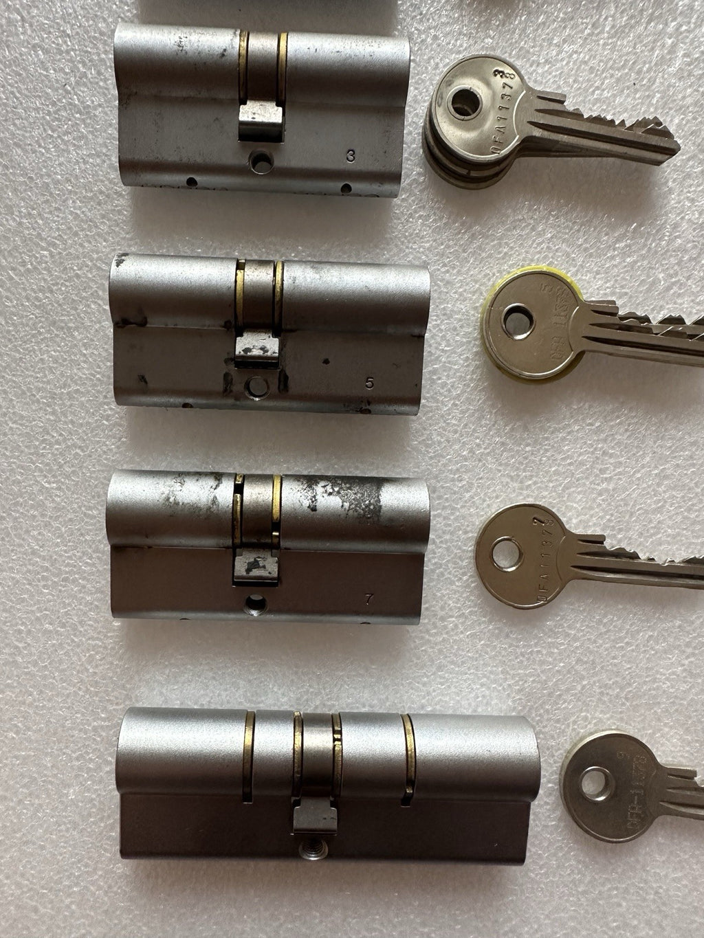 ASSA Schließzylinder Doppelzylinder Zentralschließanlage, 8 Zylinder 18 Schlüssel