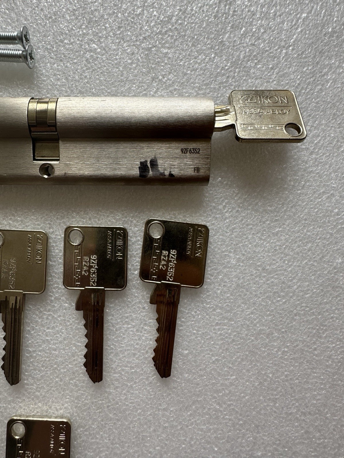 Ikon Schließzylinder Doppelzylinder Gleichschließend, 2 Zylinder + 15 Schlüssel