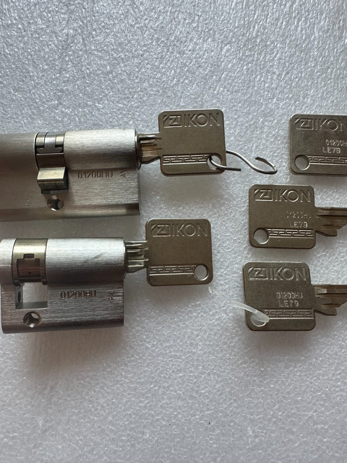 IKON Schließanlage Gleichschließend Doppelzylinder Halbzylinder 6x Schlüssel