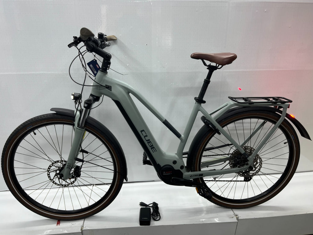 Cube Touring Hybrid Pro 625