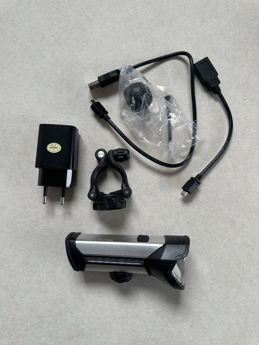 Busch + Müller IXON Rock LED Scheinwerfer - NEU