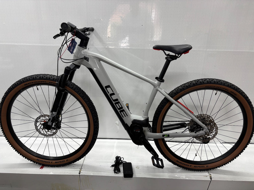 Cube Reaction Hybrid Pro E-Bike - Rahmengröße L, keine 450 Km