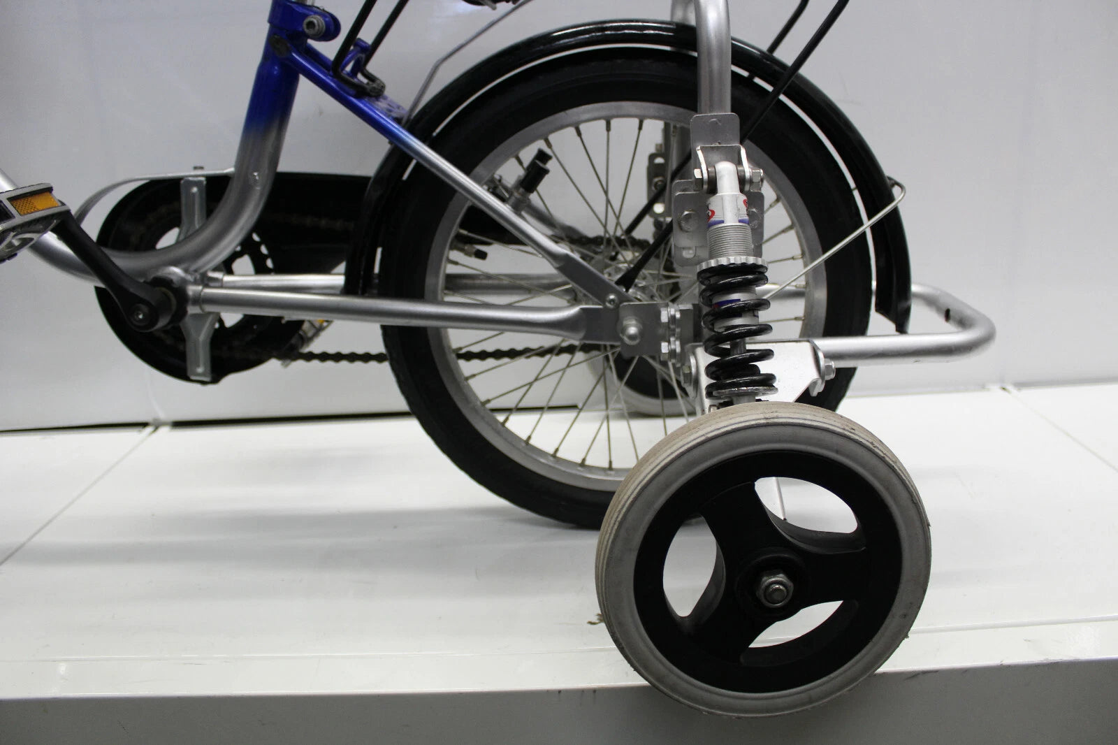 Schuchmann Kinder Therapierad Fahrrad 16 Zoll für Kinder mit Beeinträchtigungen mit Stützrädern