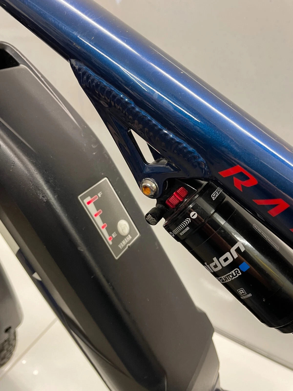 Raymon Cross Ray FS E4.0 - Rahmengröße L, nur 750 Km