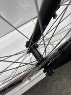 Genesis E-Series Touring, keine 200 KM gefahren!