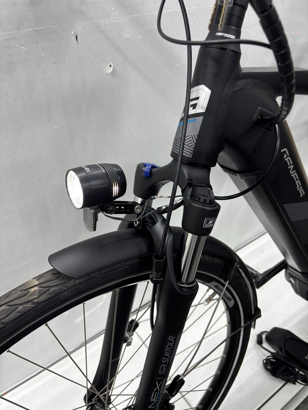 Genesis E-Series Touring, keine 200 KM gefahren!
