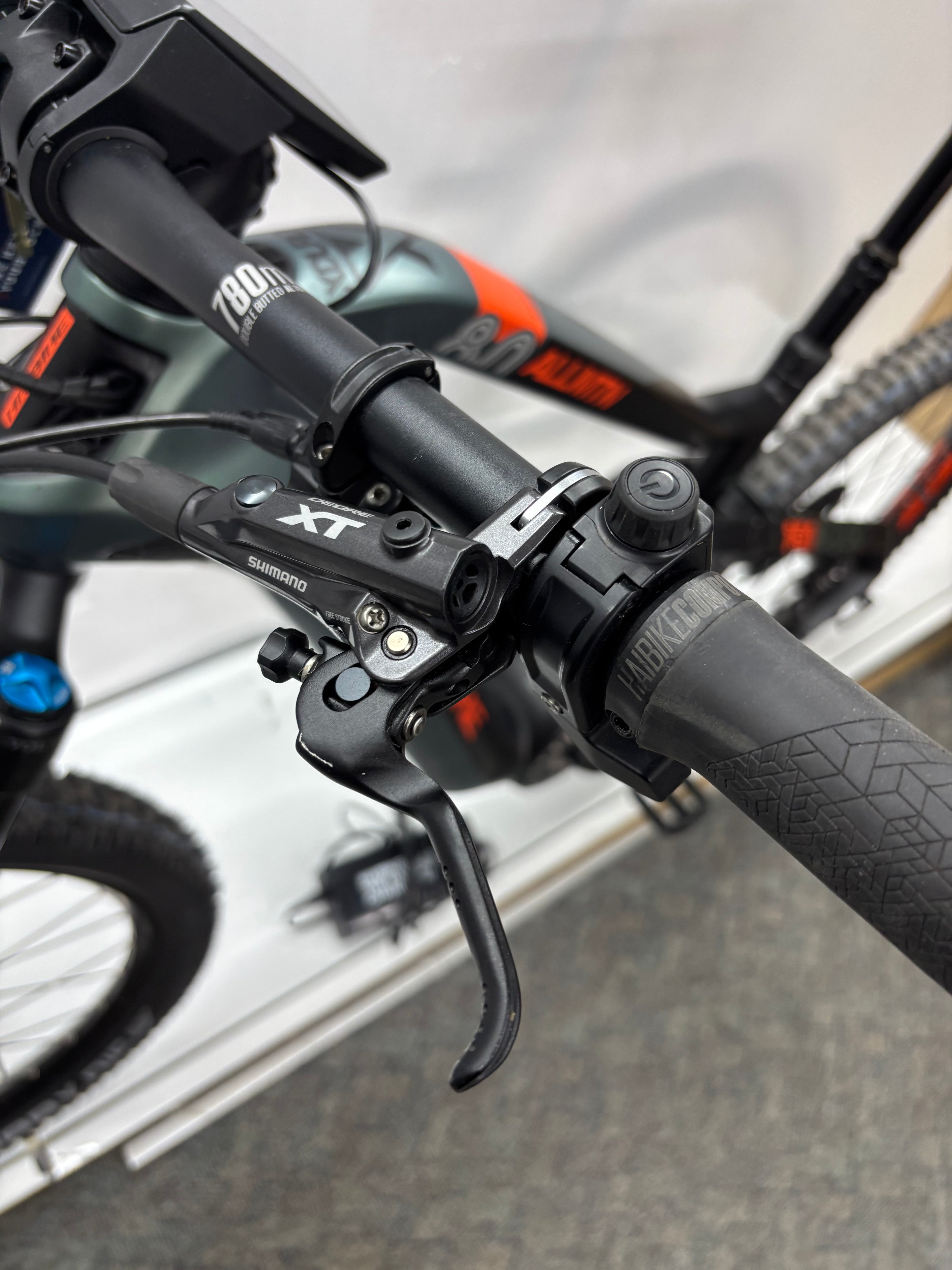 Haibike XDuro AllMtn 8.0, keine 1.300 KM gefahren!