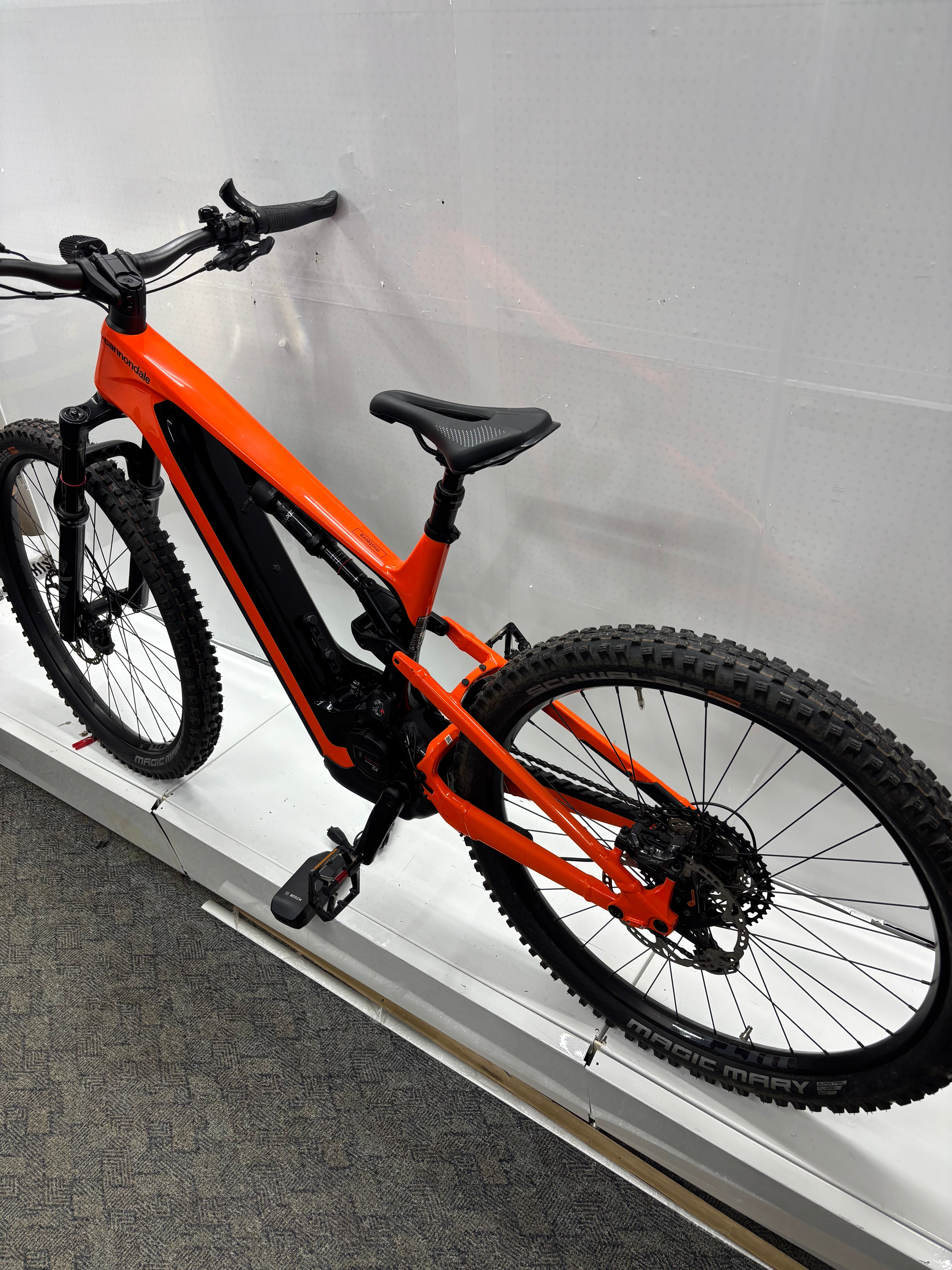 Cannondale Moterra Neo E-Fully - neuer Motor ! TOP !