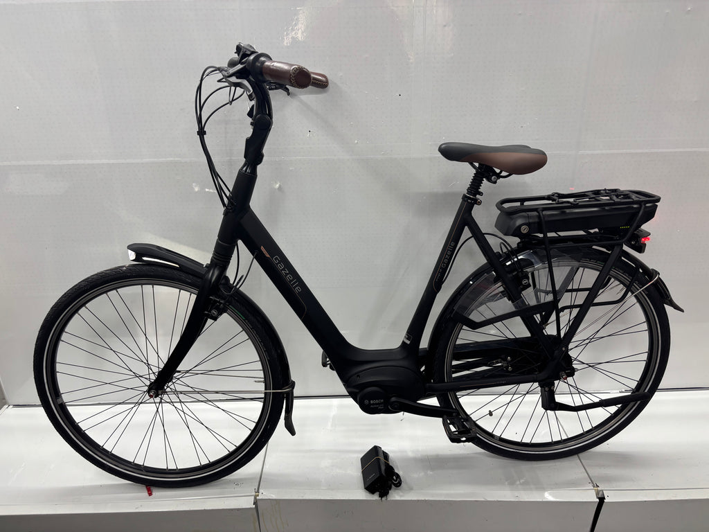 Gazelle Orange C8