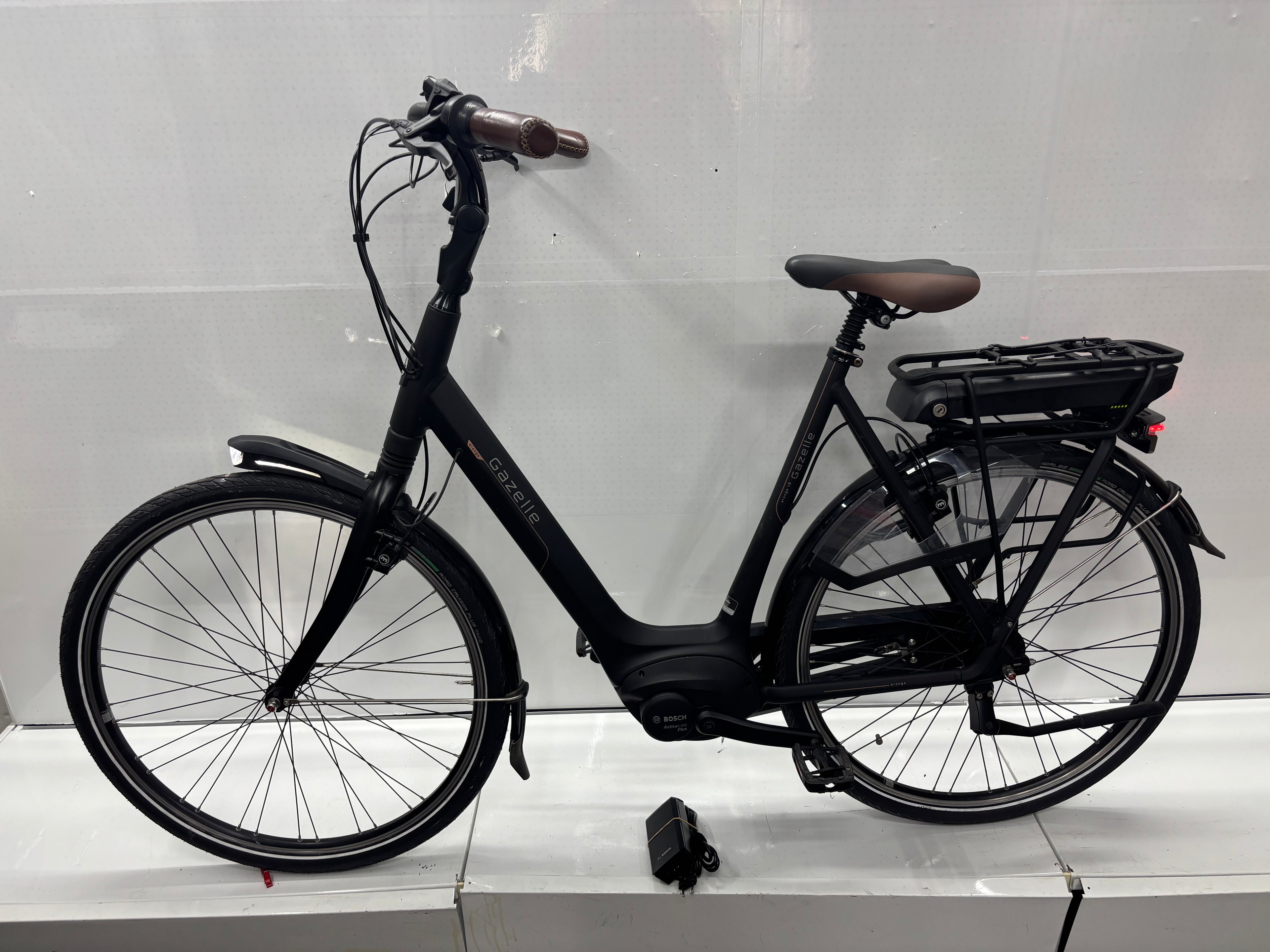 Gazelle Orange C8