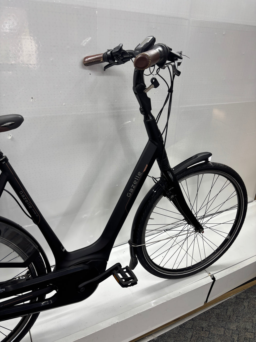 Gazelle Orange C8