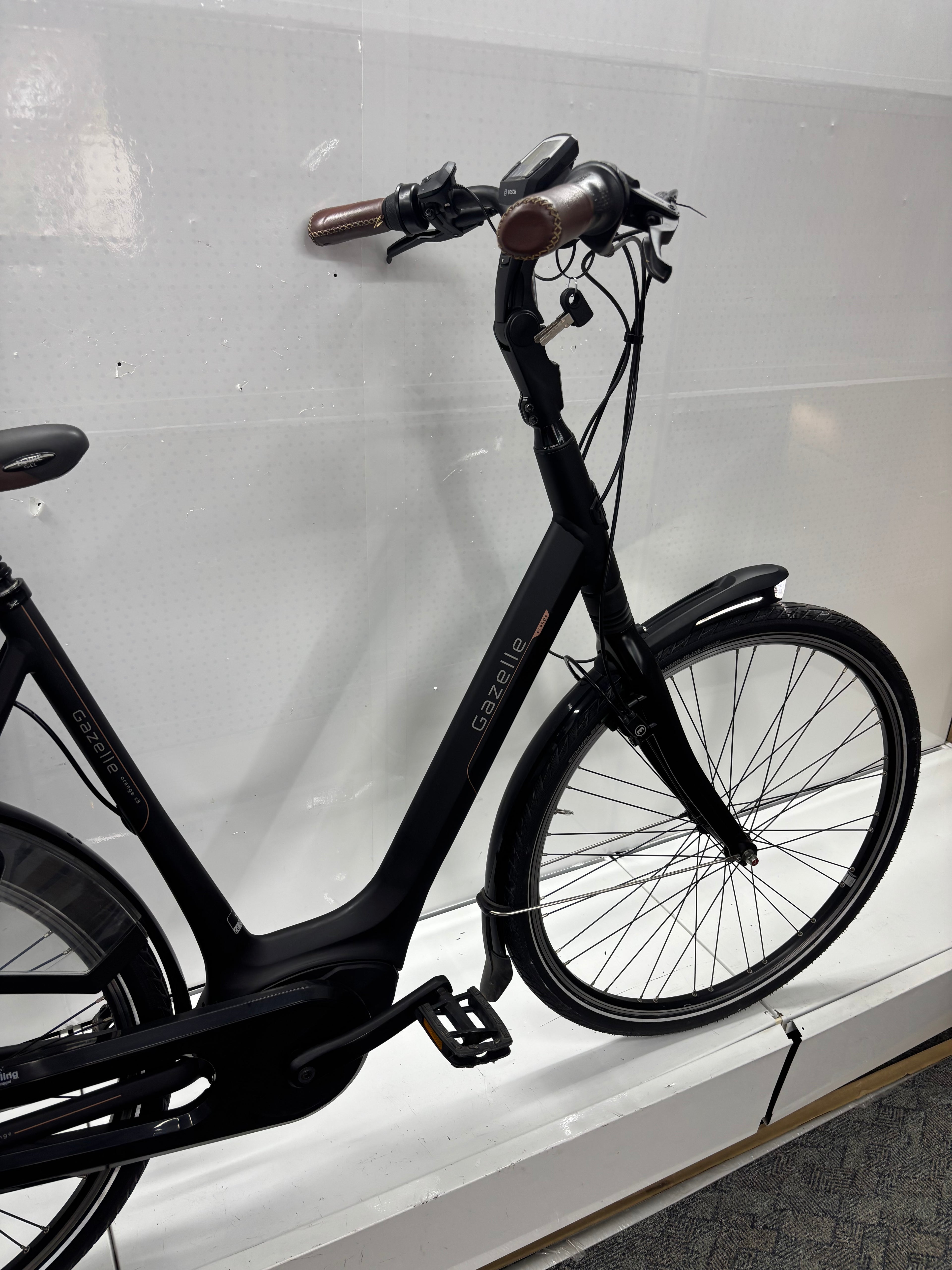 Gazelle Orange C8