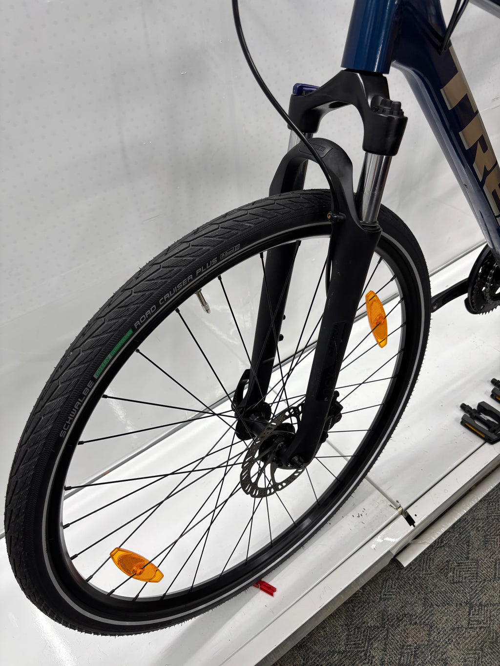 Trek Dual Sport 2M