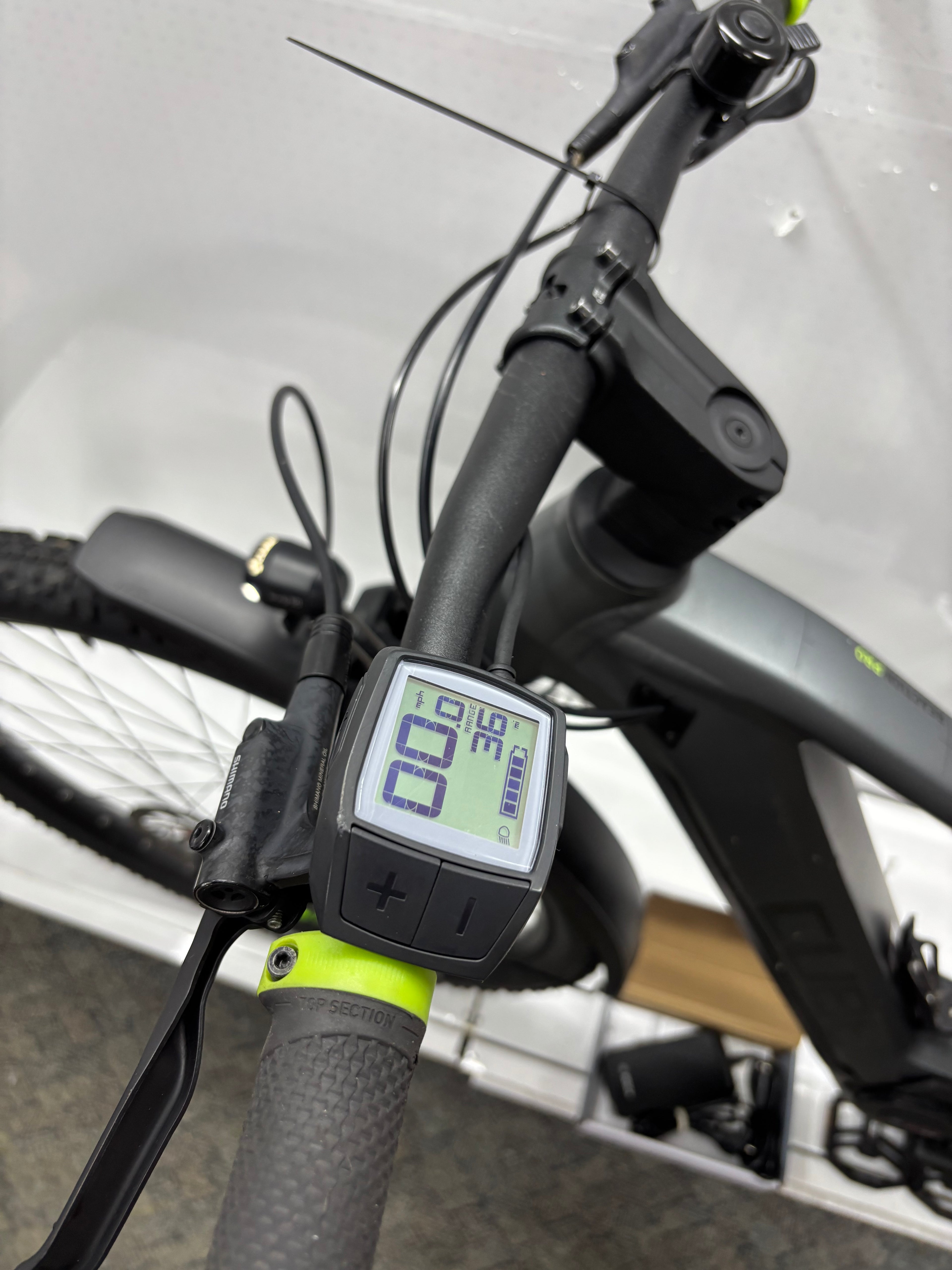 Cube Reaction Hybrid Pro
