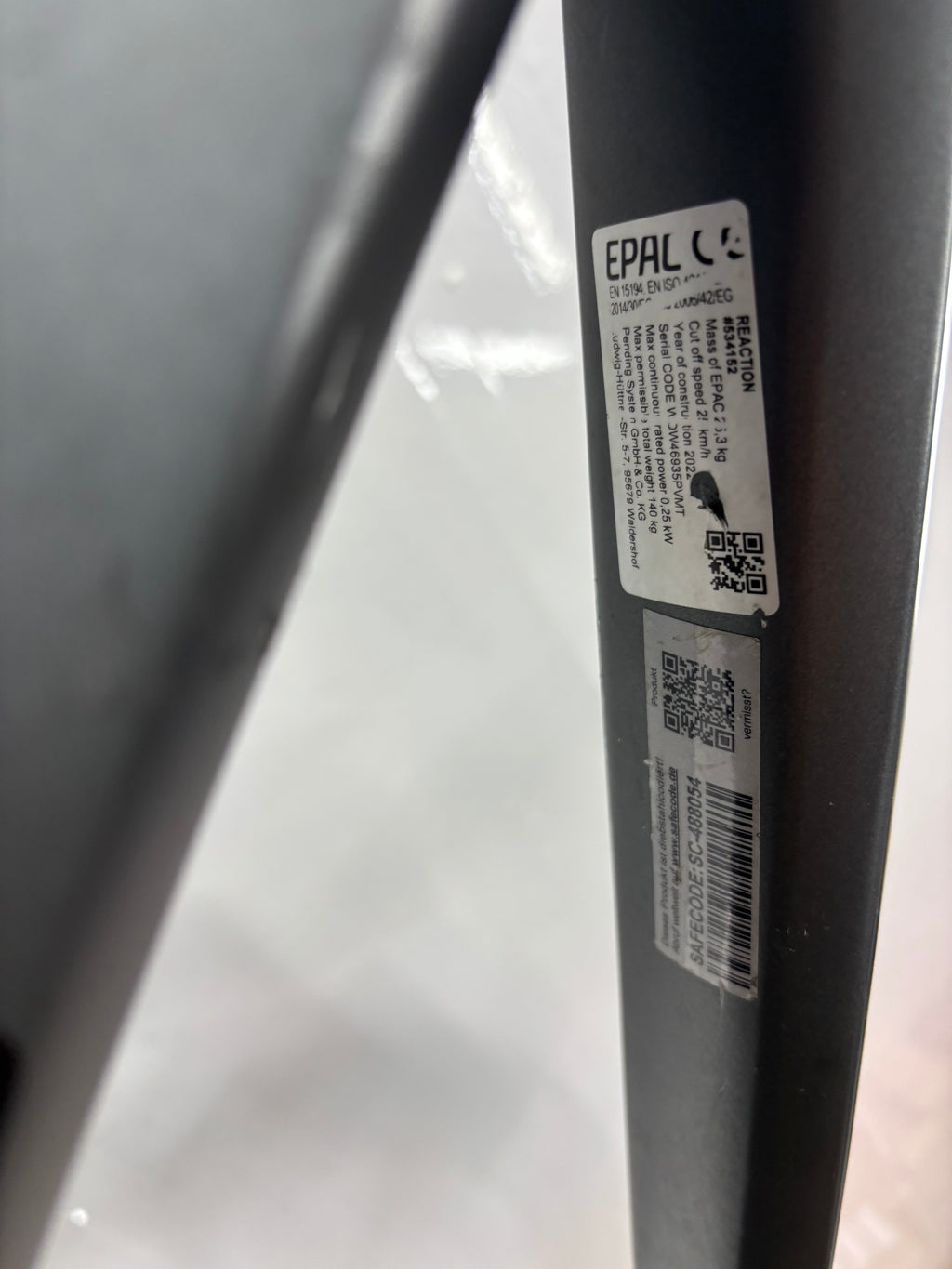 Cube Reaction Hybrid Pro