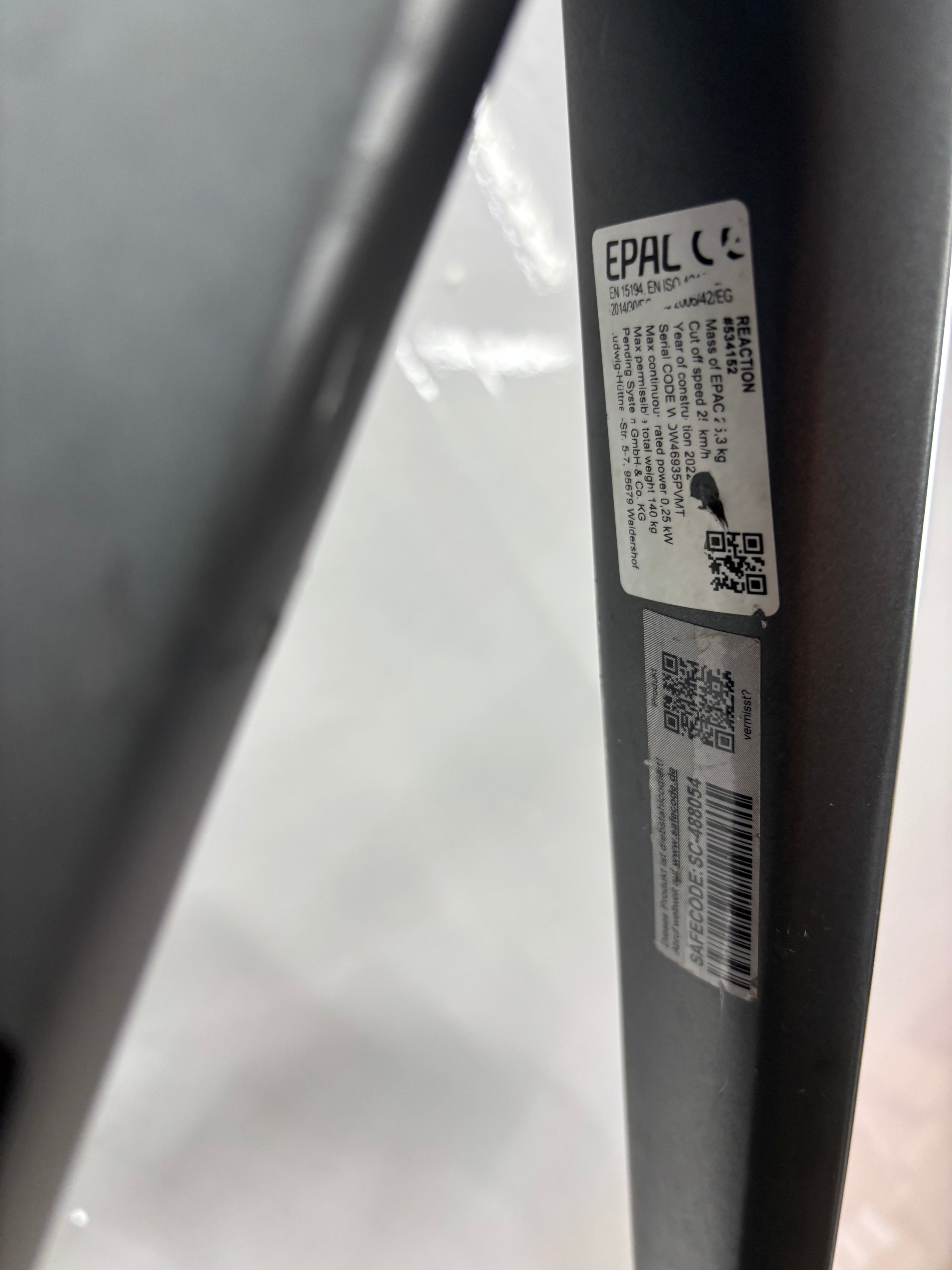 Cube Reaction Hybrid Pro