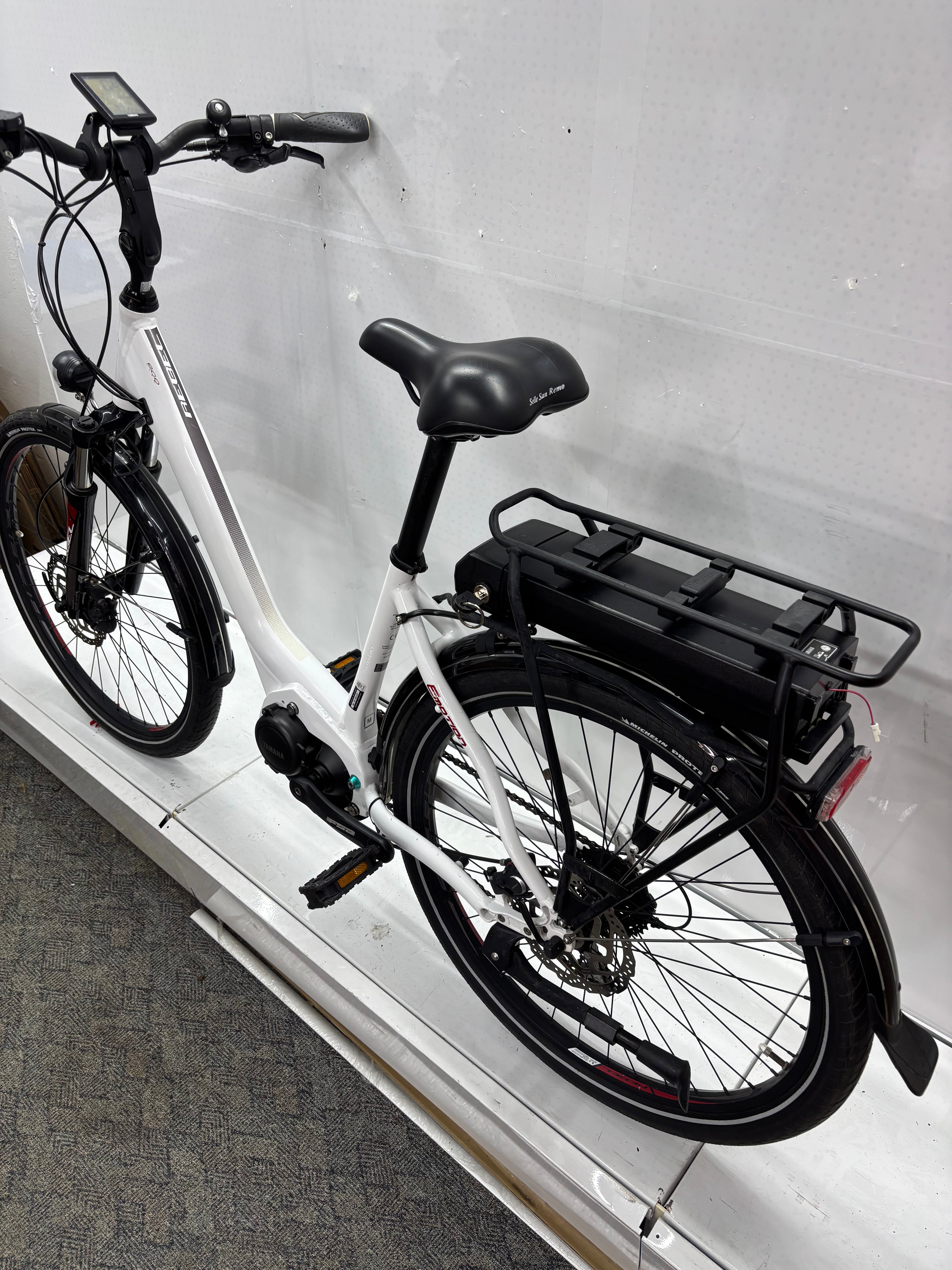 BH Rebel Easymotion Eco Lite E-Bike - Bastlerrad - DEFEKT
