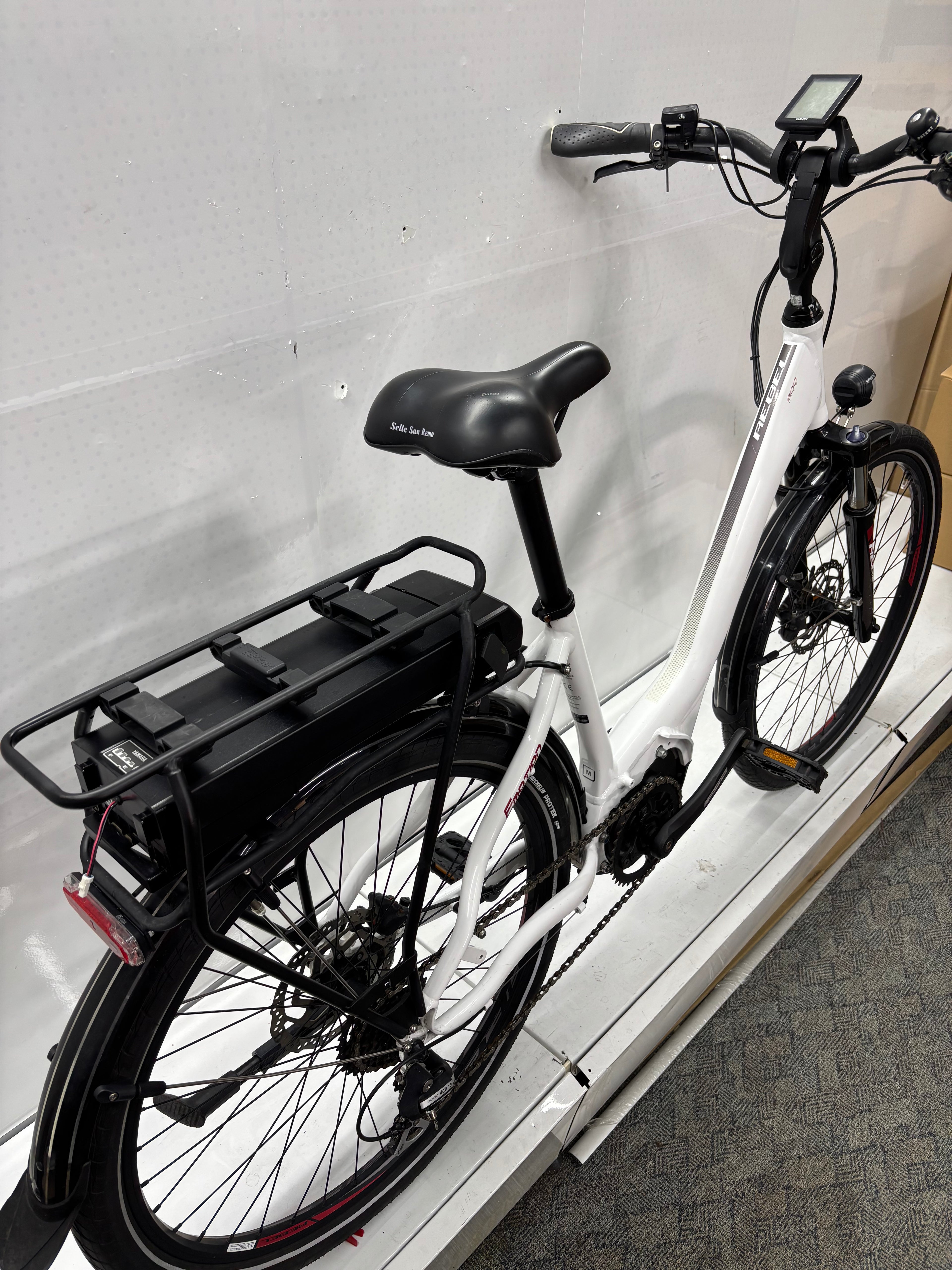 BH Rebel Easymotion Eco Lite E-Bike - Bastlerrad - DEFEKT