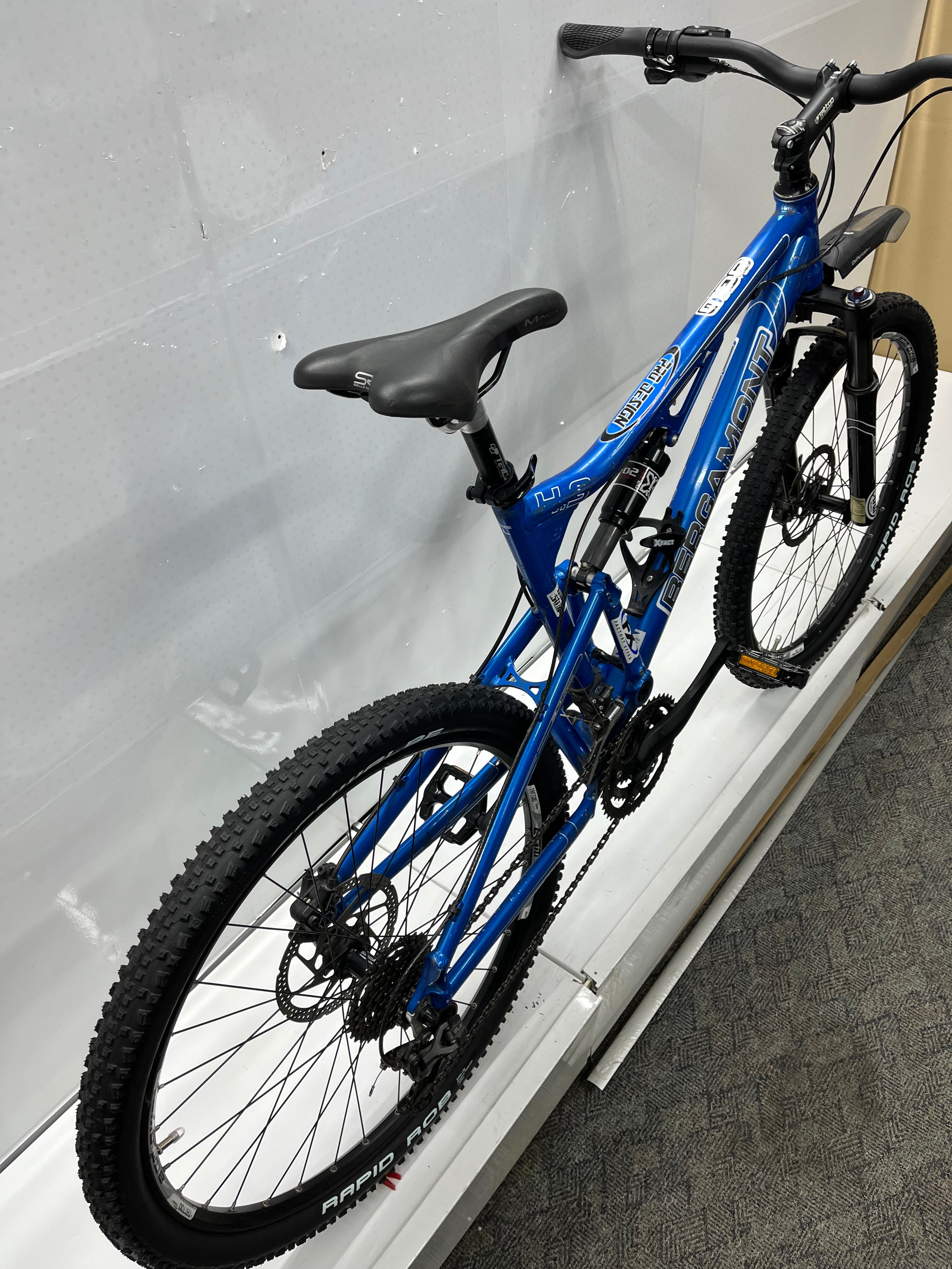 Bergamont Evolve 4.9 Fully, viele Neuteile