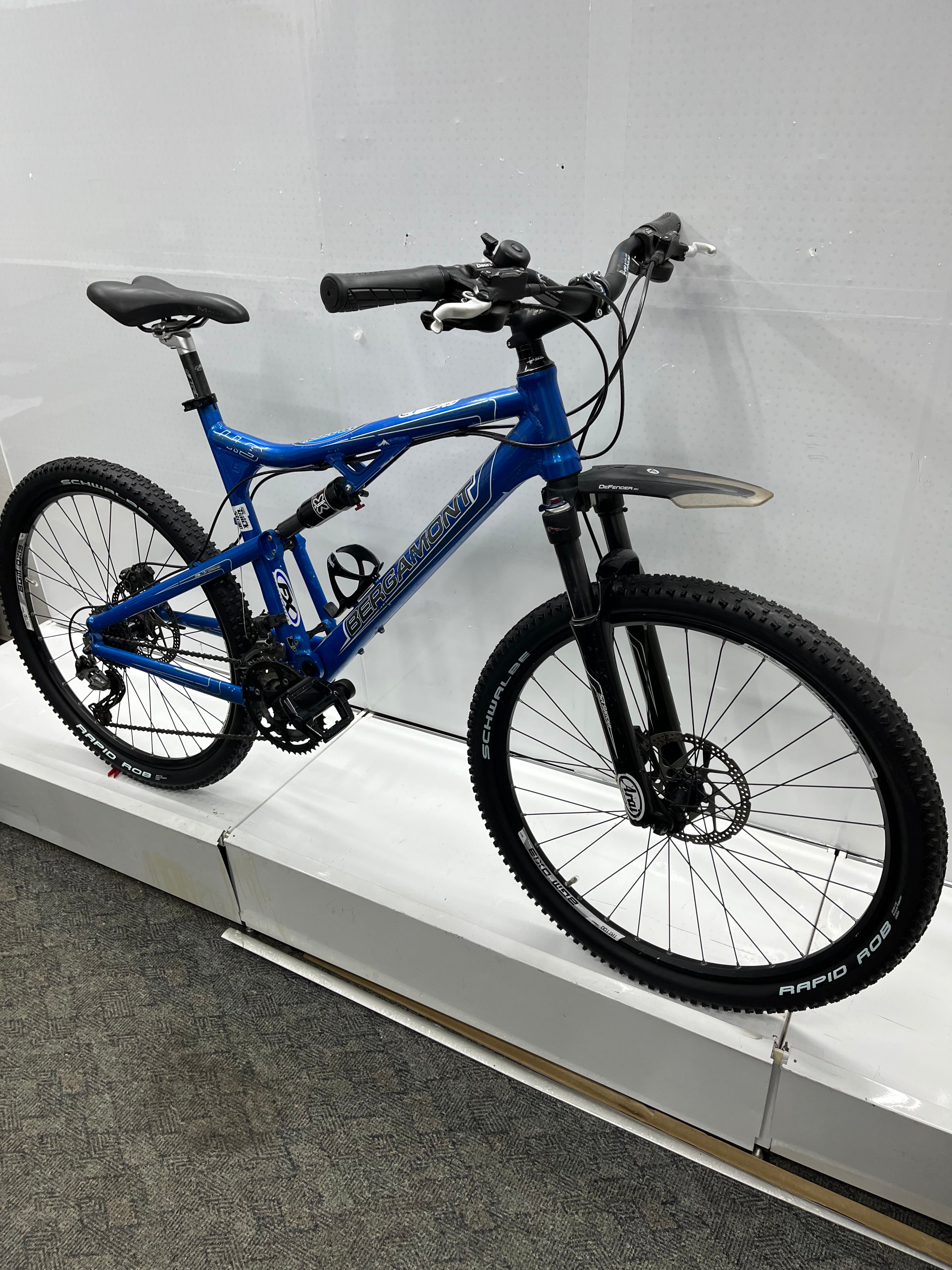 Bergamont Evolve 4.9 Fully, viele Neuteile