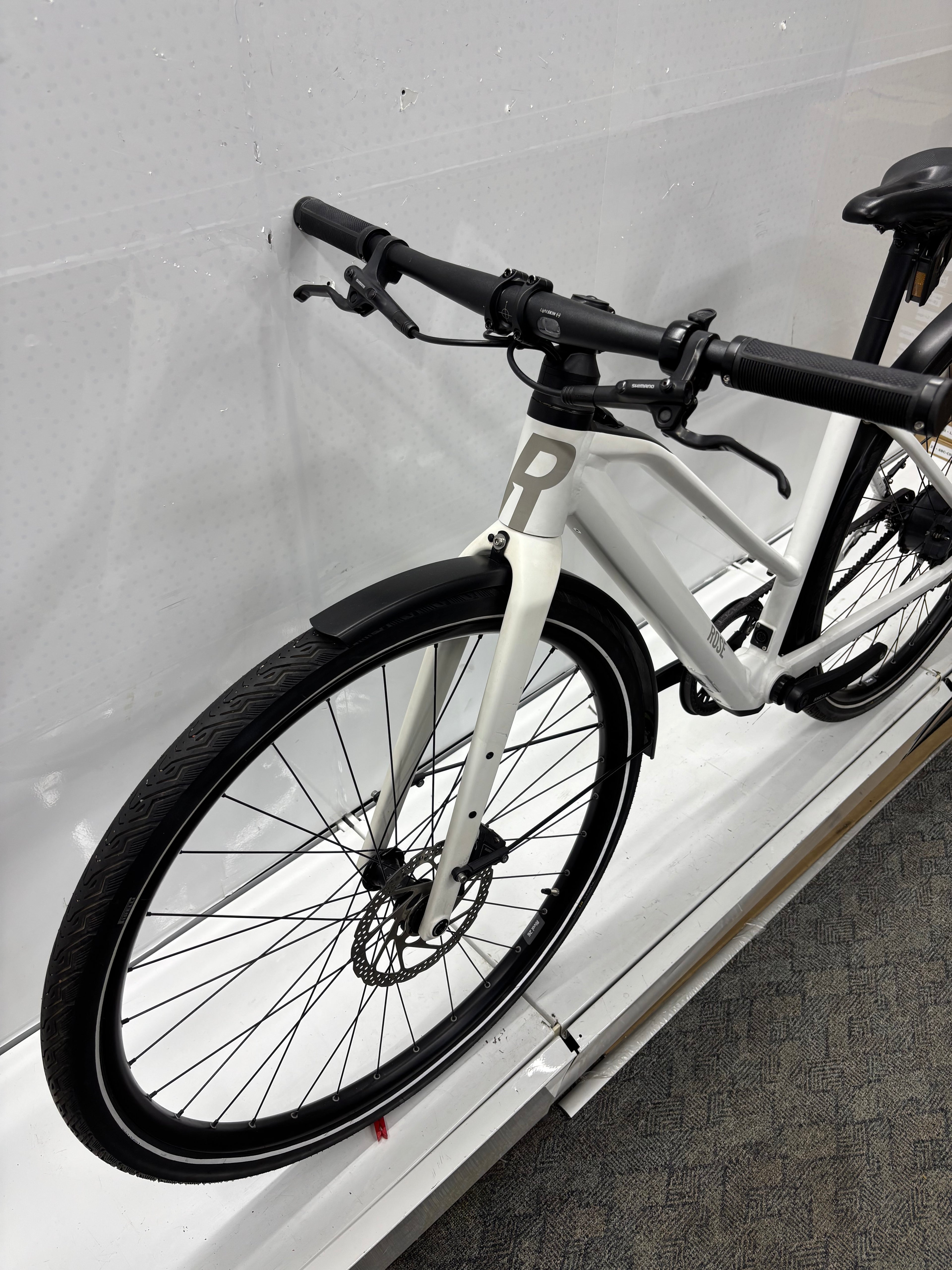 Rose Fahrrad Sneak + - Bastlerrad - DEFEKT - neuwertig