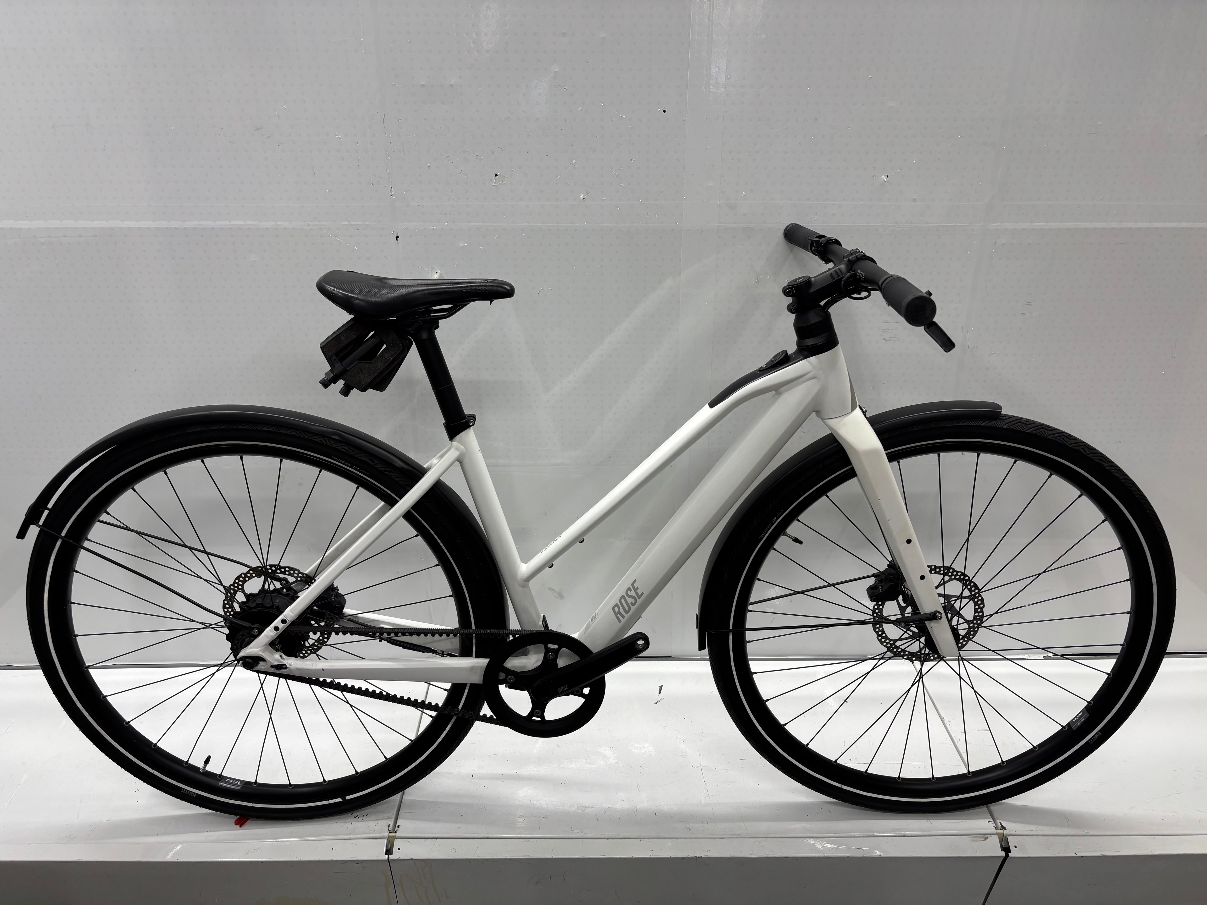 Rose Fahrrad Sneak + - Bastlerrad - DEFEKT - neuwertig