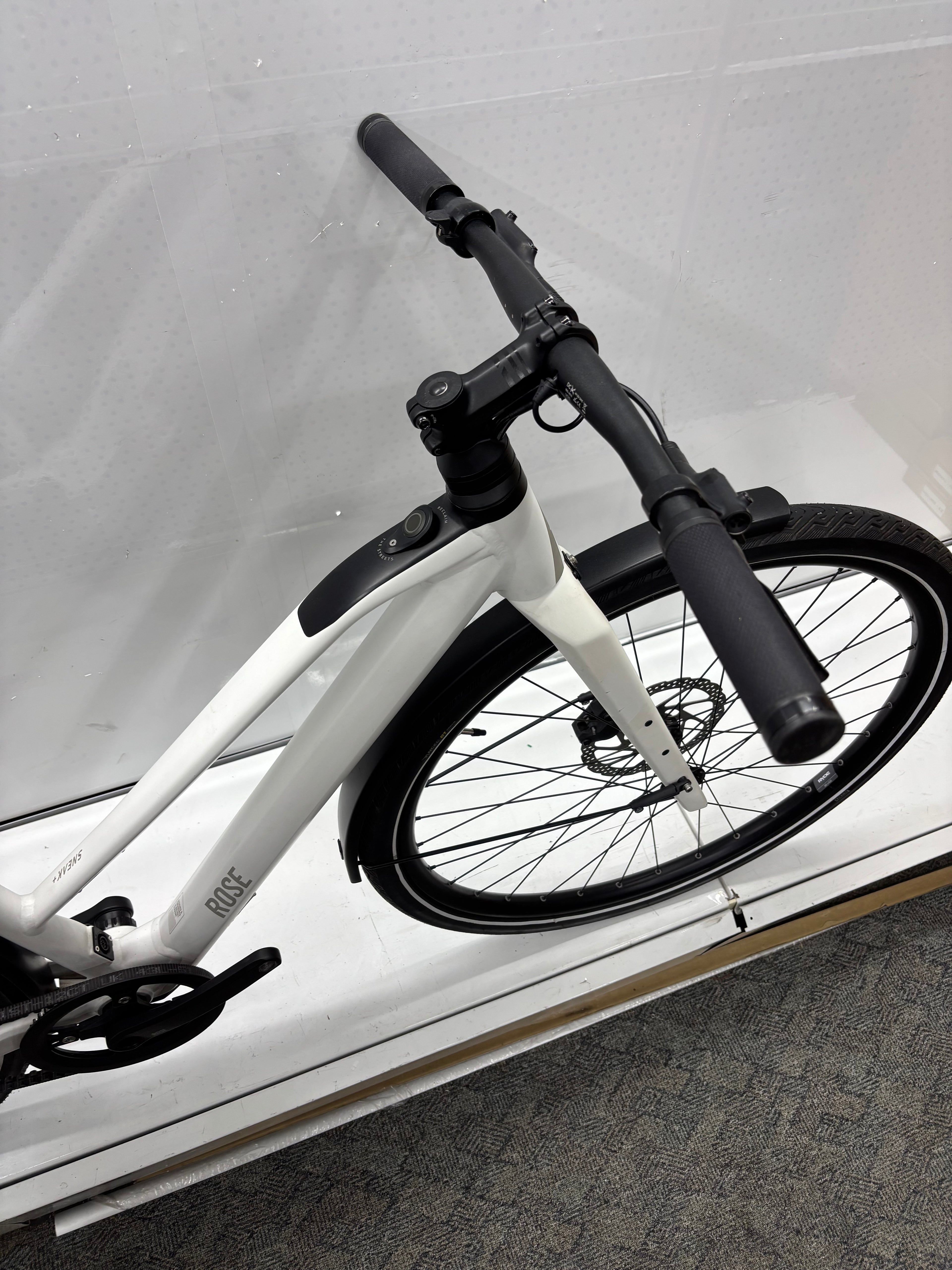 Rose Fahrrad Sneak + - Bastlerrad - DEFEKT - neuwertig