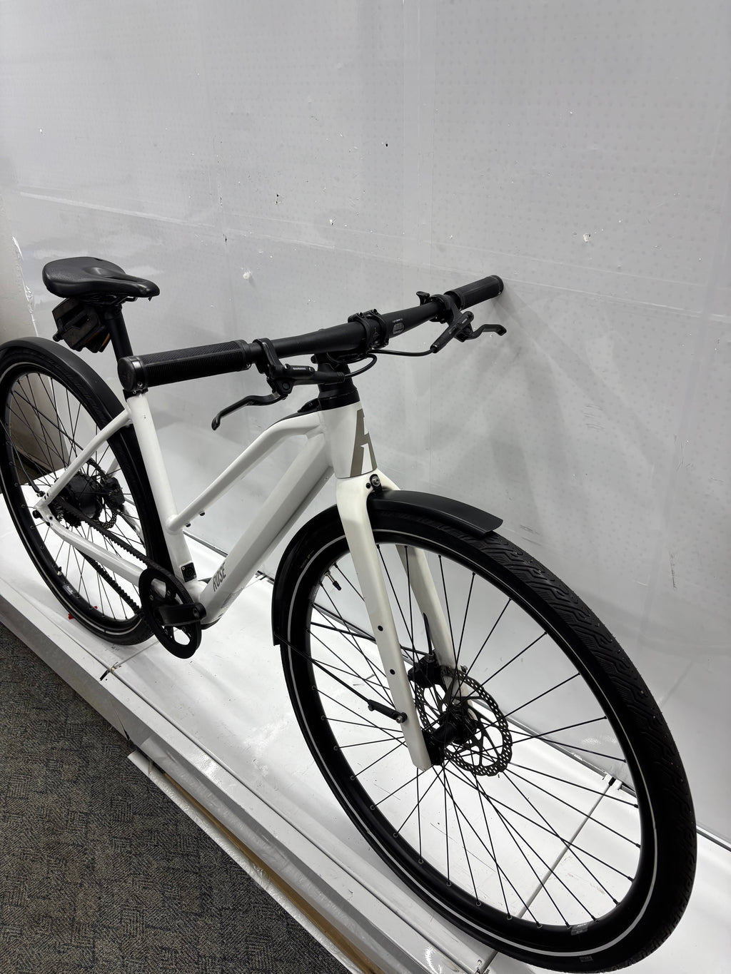 Rose Fahrrad Sneak + - Bastlerrad - DEFEKT - neuwertig