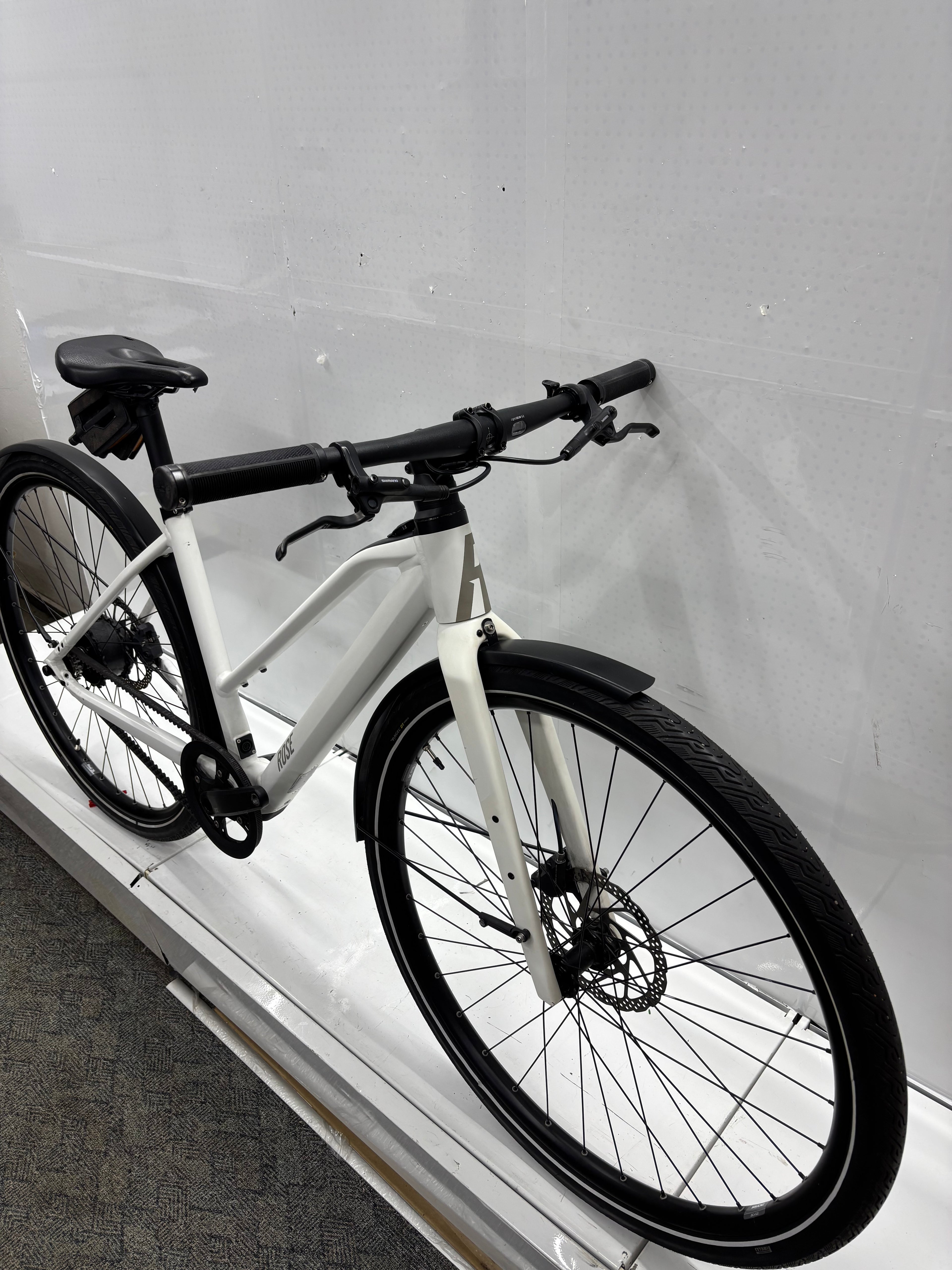 Rose Fahrrad Sneak + - Bastlerrad - DEFEKT - neuwertig