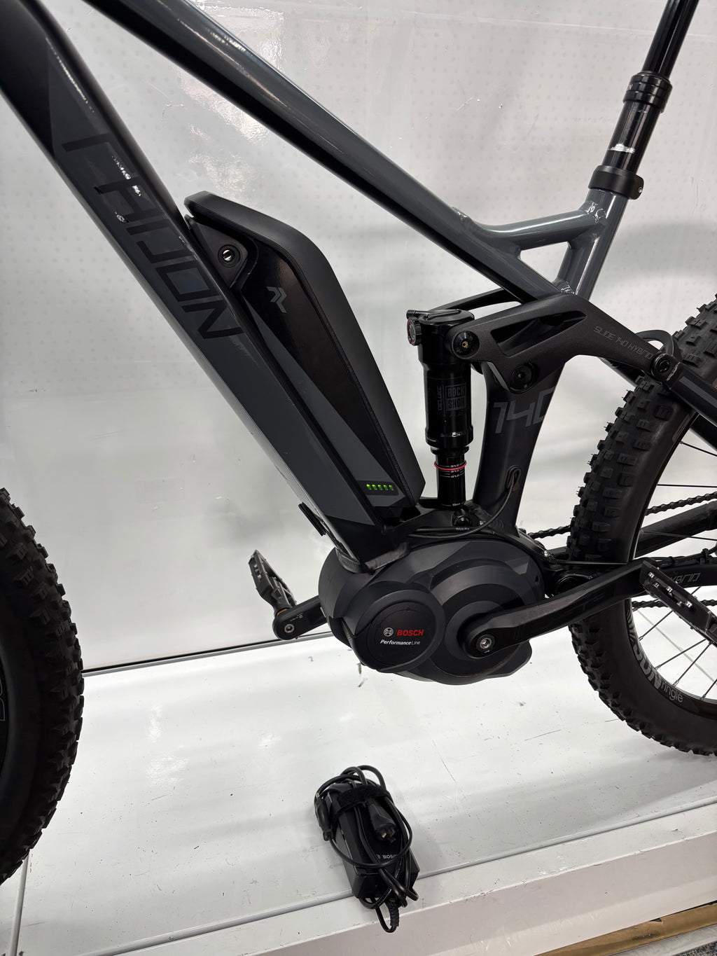 Radon Slide Hybrid 140