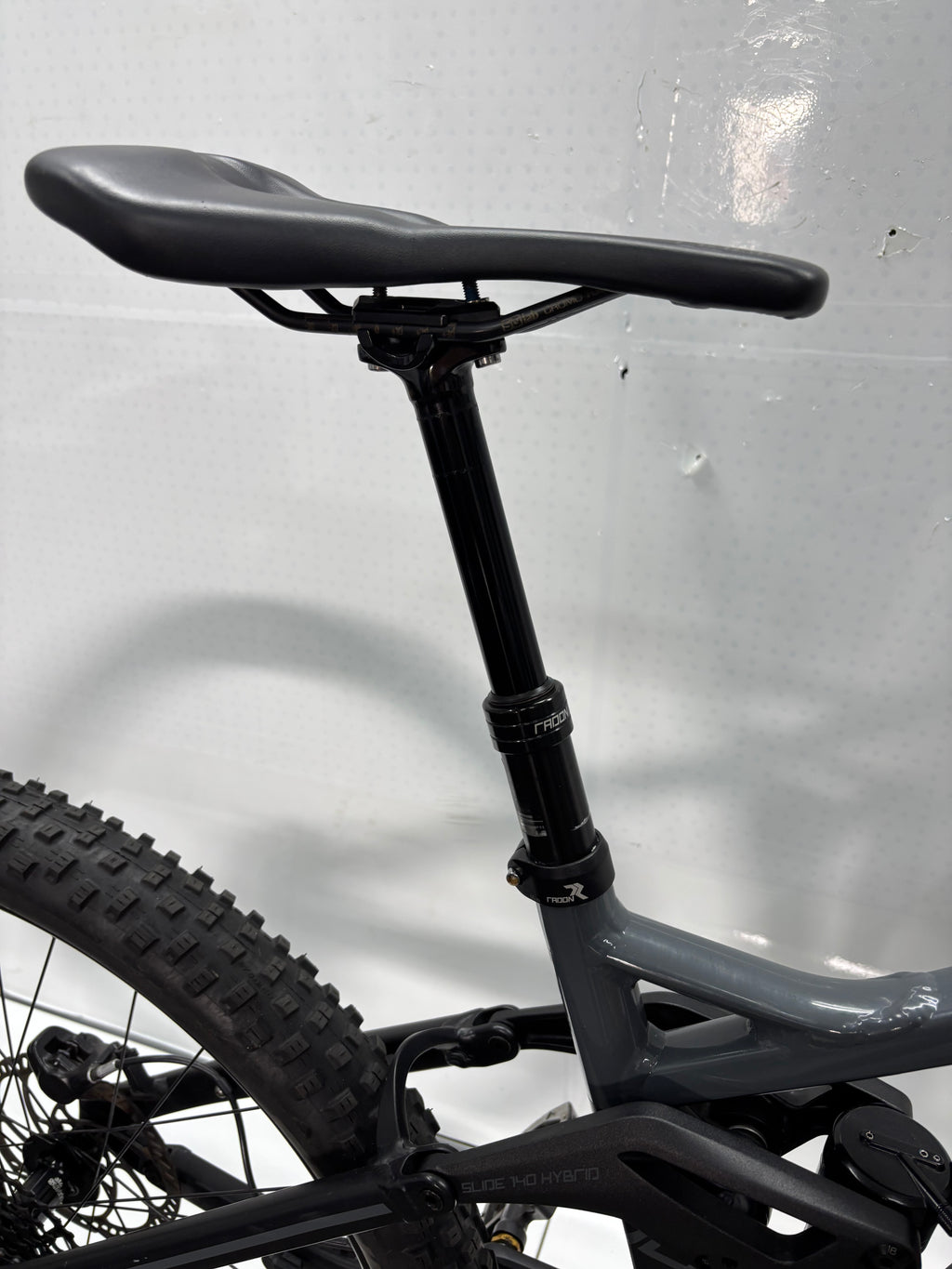 Radon Slide Hybrid 140