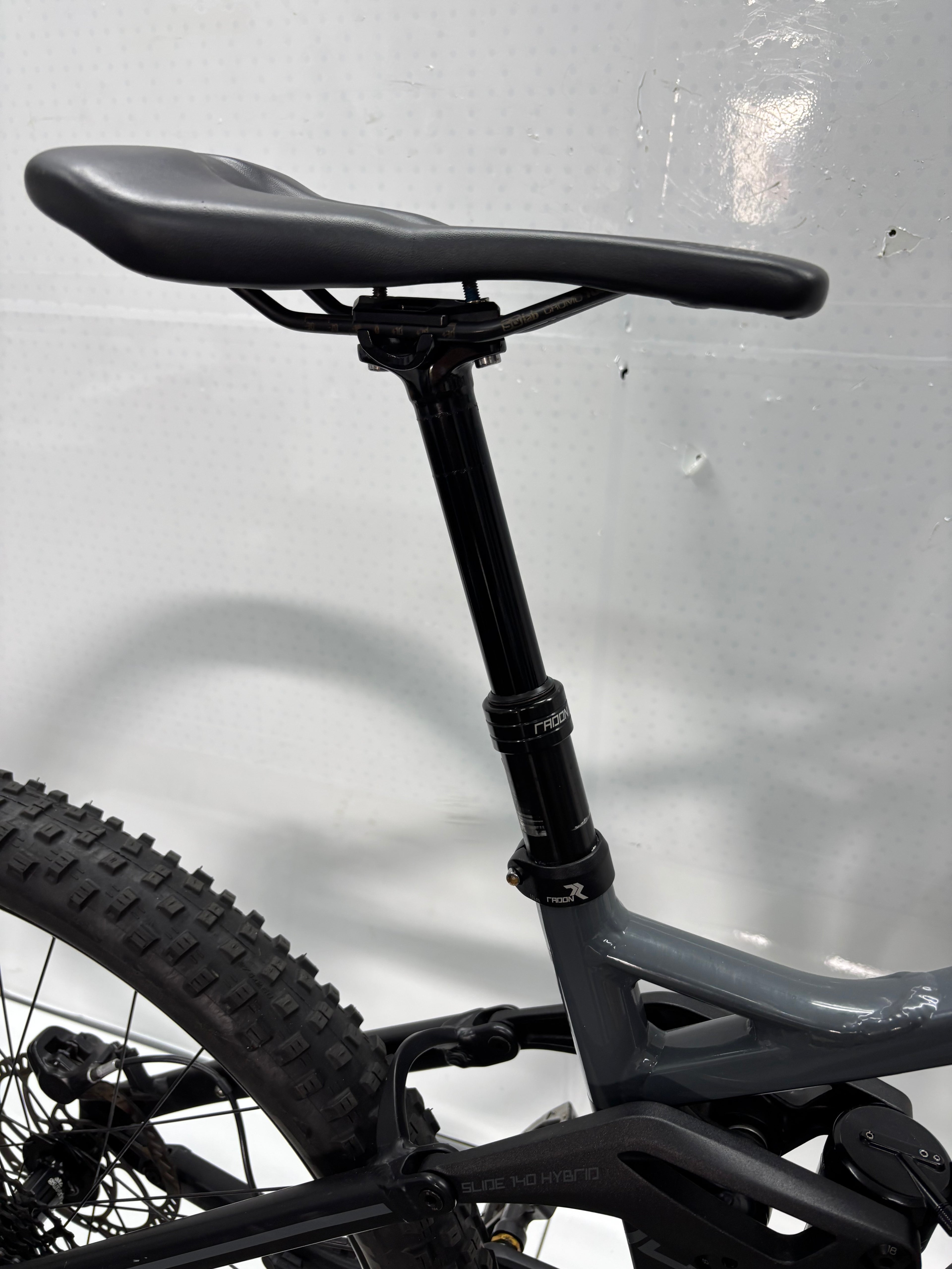 Radon Slide Hybrid 140