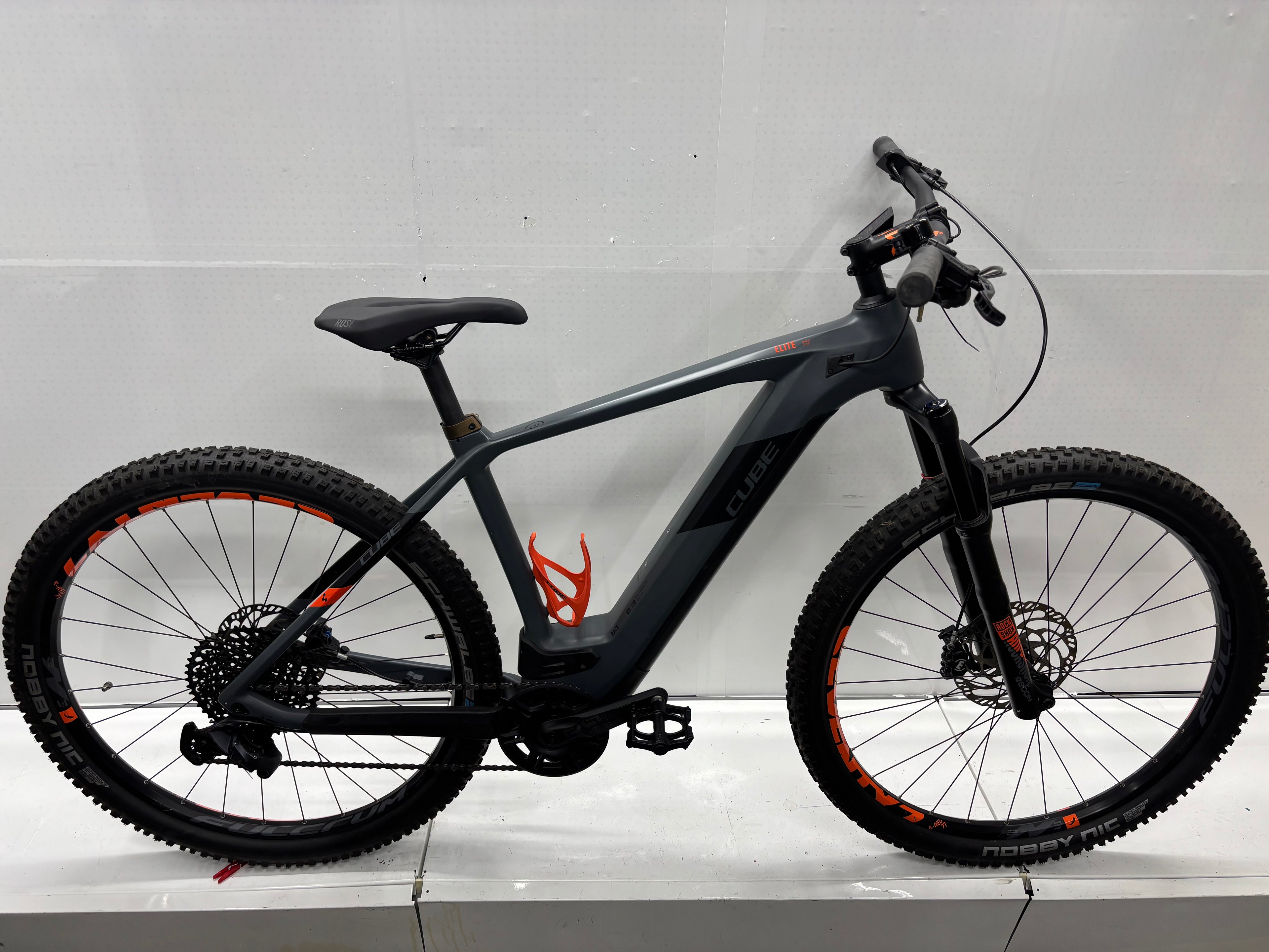Cube Elite Hybrid C:62