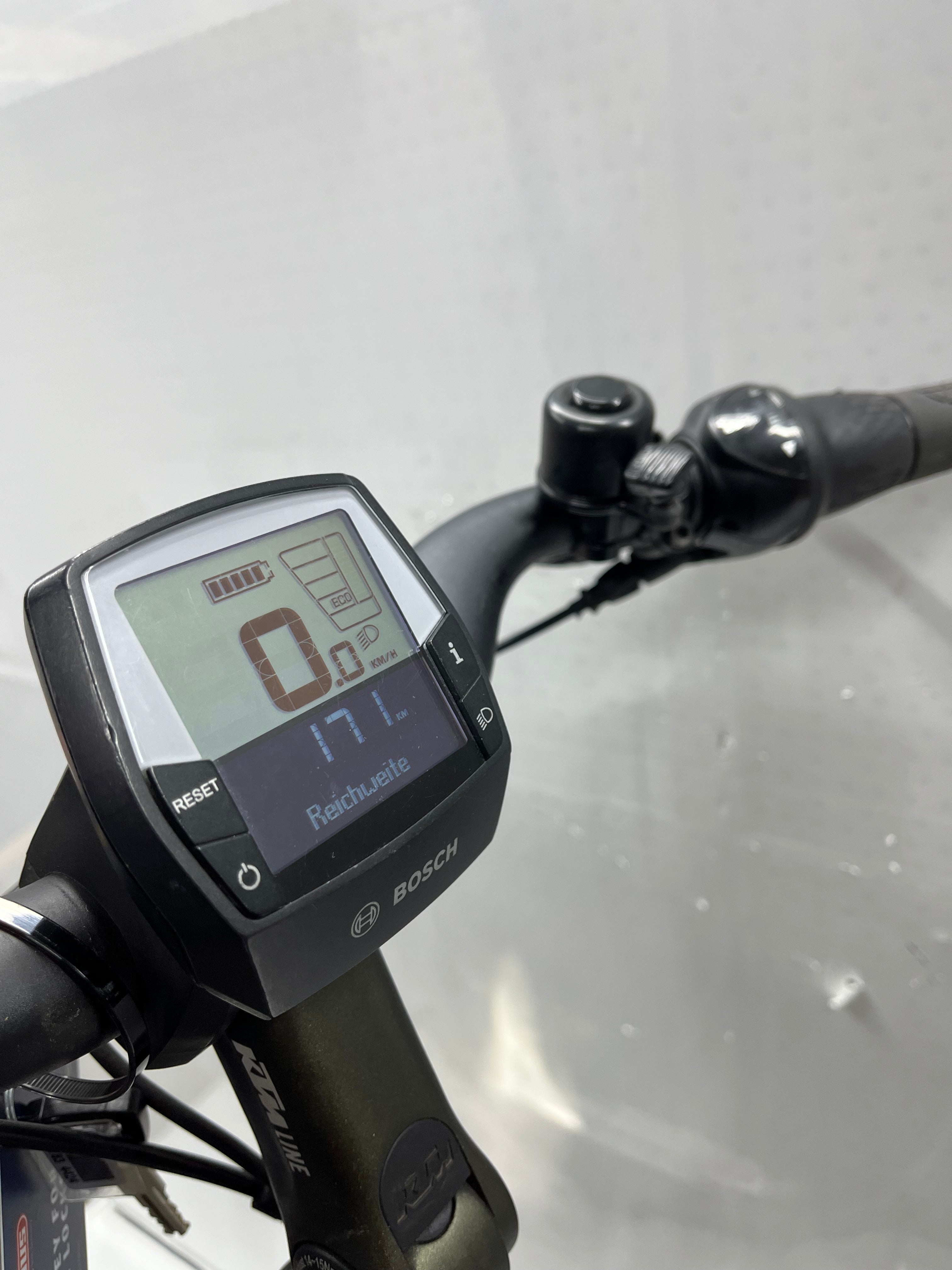 KTM Cento 8 RT