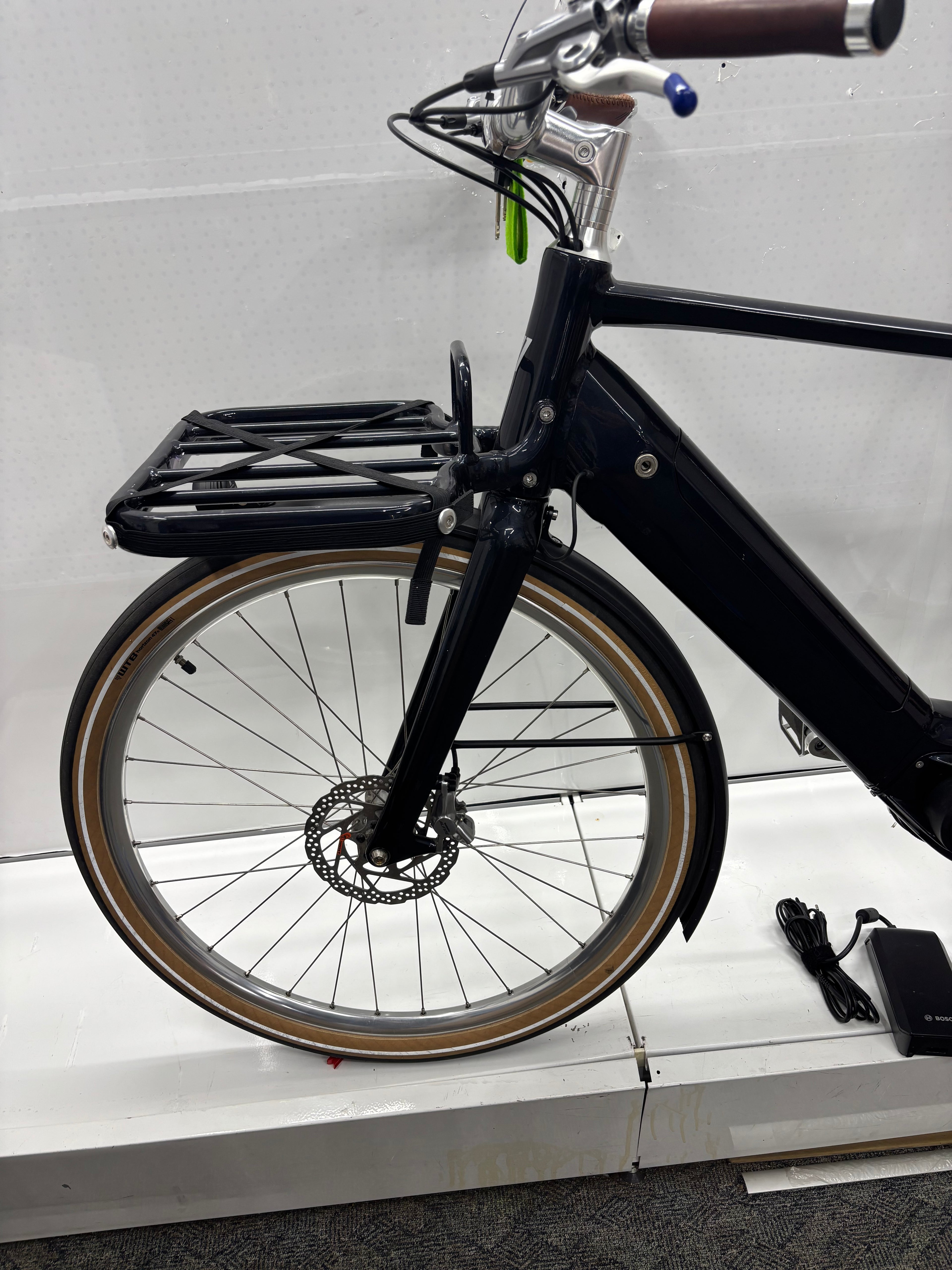 Schindelhauer E-Bike mit Frontkorb, Alfine 8 Hang, Brooks