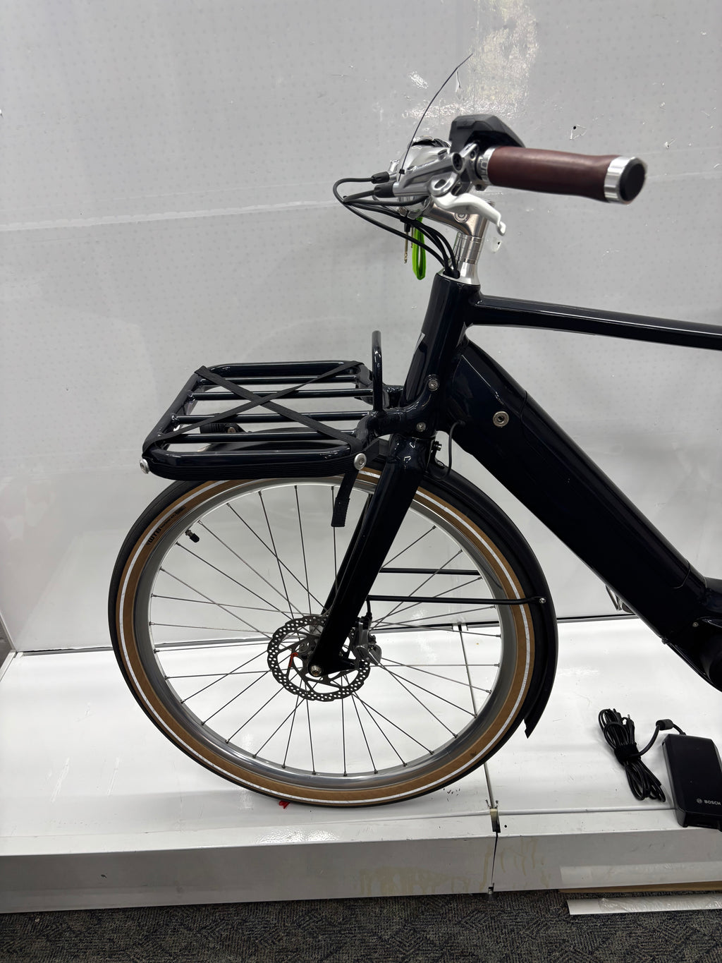 Schindelhauer E-Bike mit Frontkorb, Alfine 8 Hang, Brooks